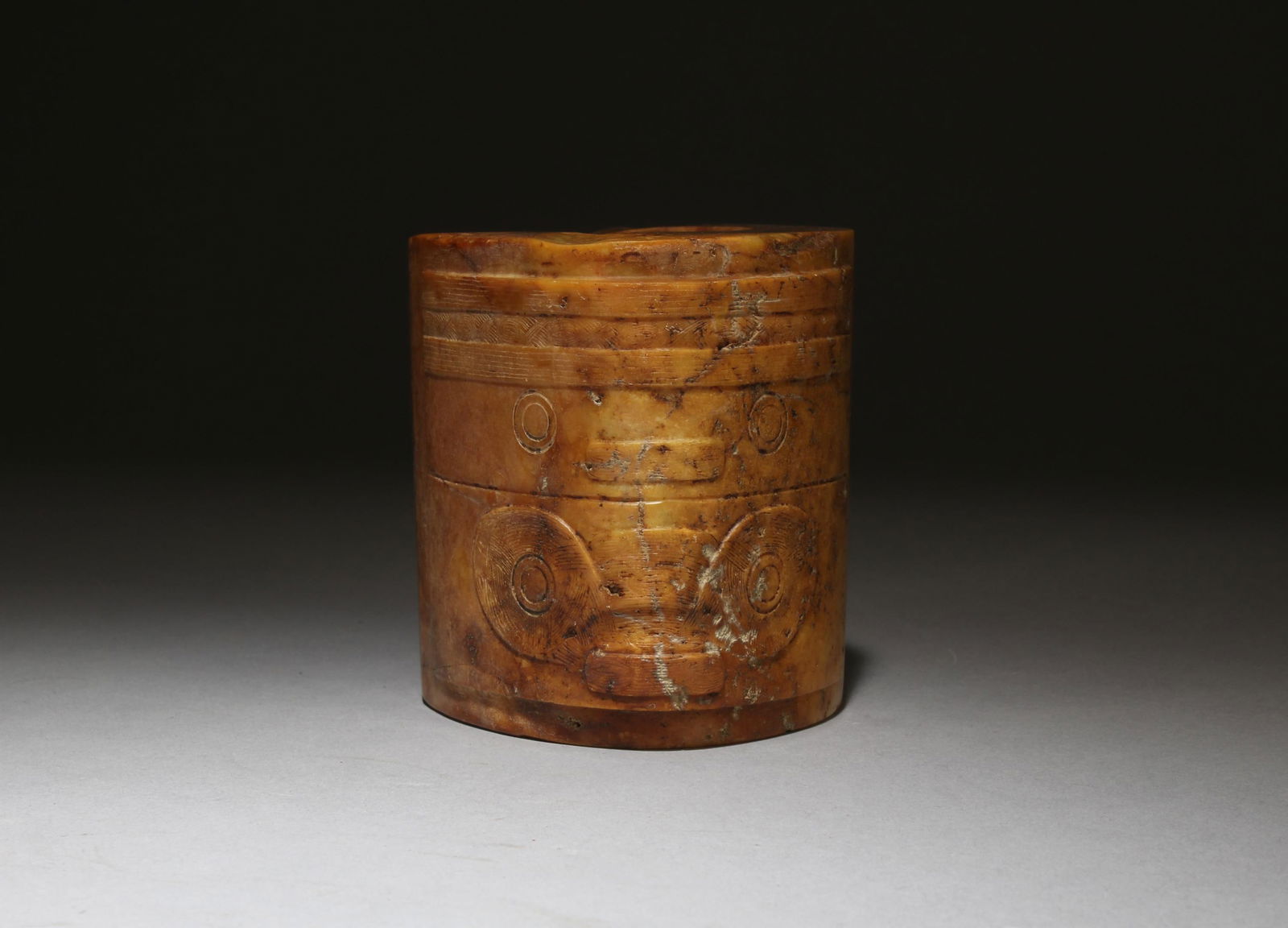 A Carved Jade 'Cong' - 4