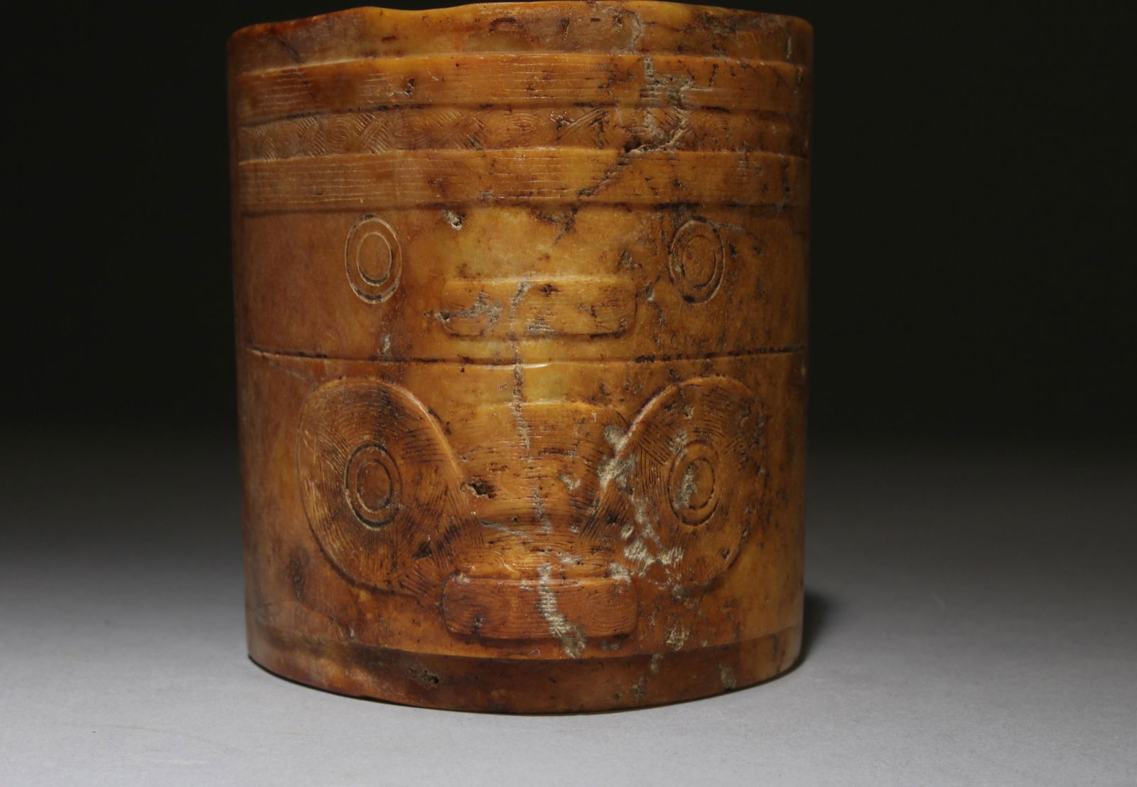 A Carved Jade 'Cong' - 5