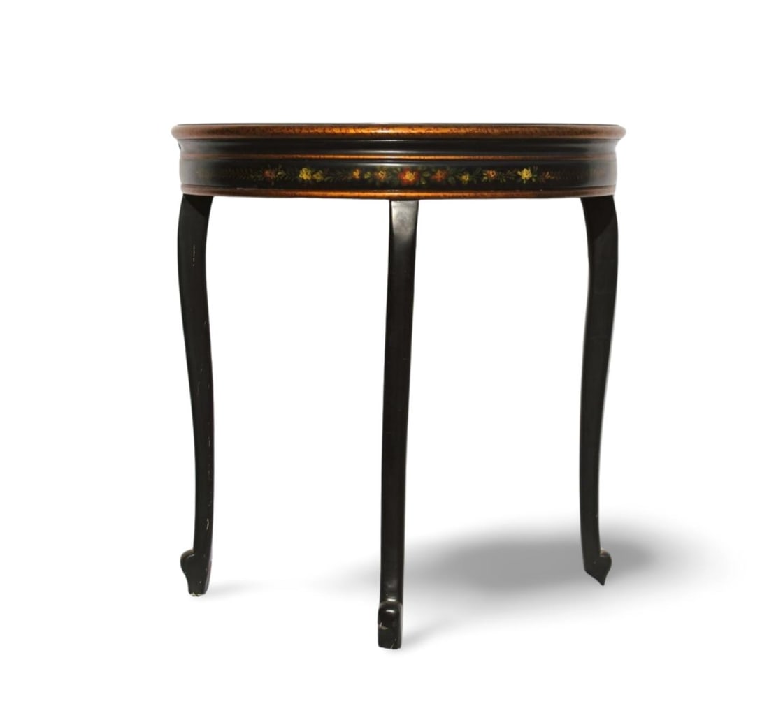 A Lacquerware Side Table - 3