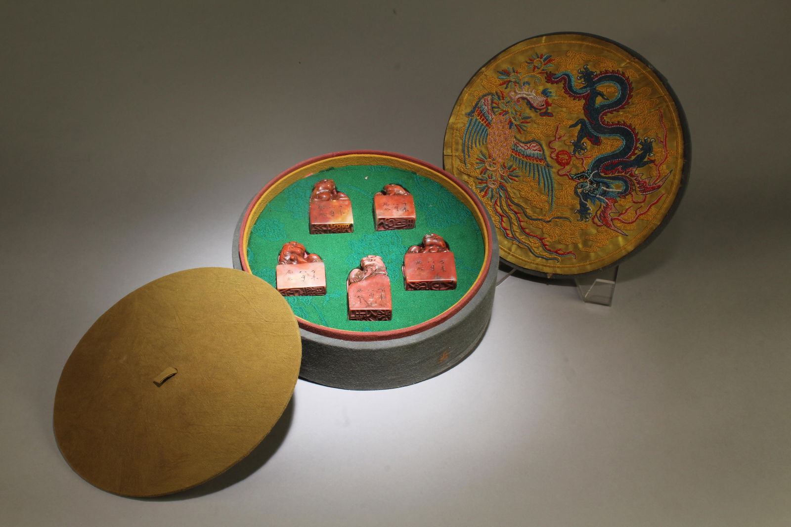 A Set of Shoushan Stone Carved Seals: A Set of Shoushan Stone Carved Seals. Dimension Range: Smallest Item: 2.3" x 1.5" x 1.1, Largest Item: 2.75" x 1.5" x 1.1". Box Dimensions: 3.5" x 9.5".