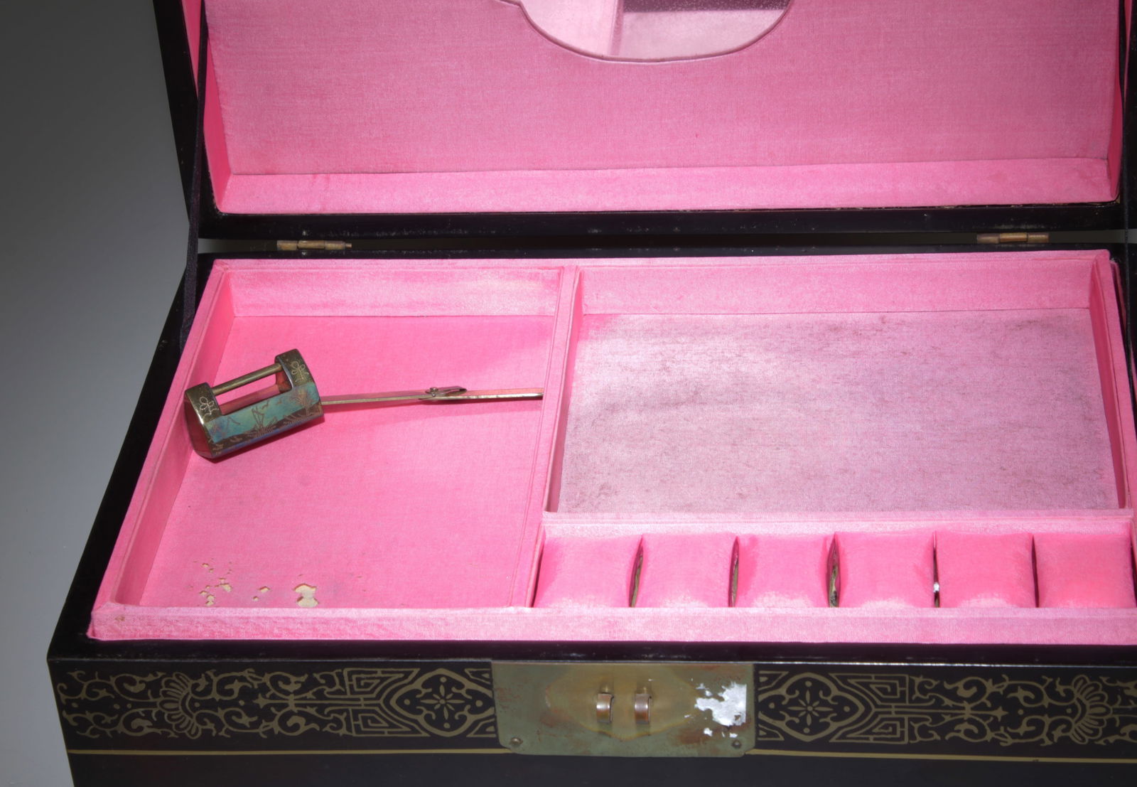 A Laquer Ware Box - 12