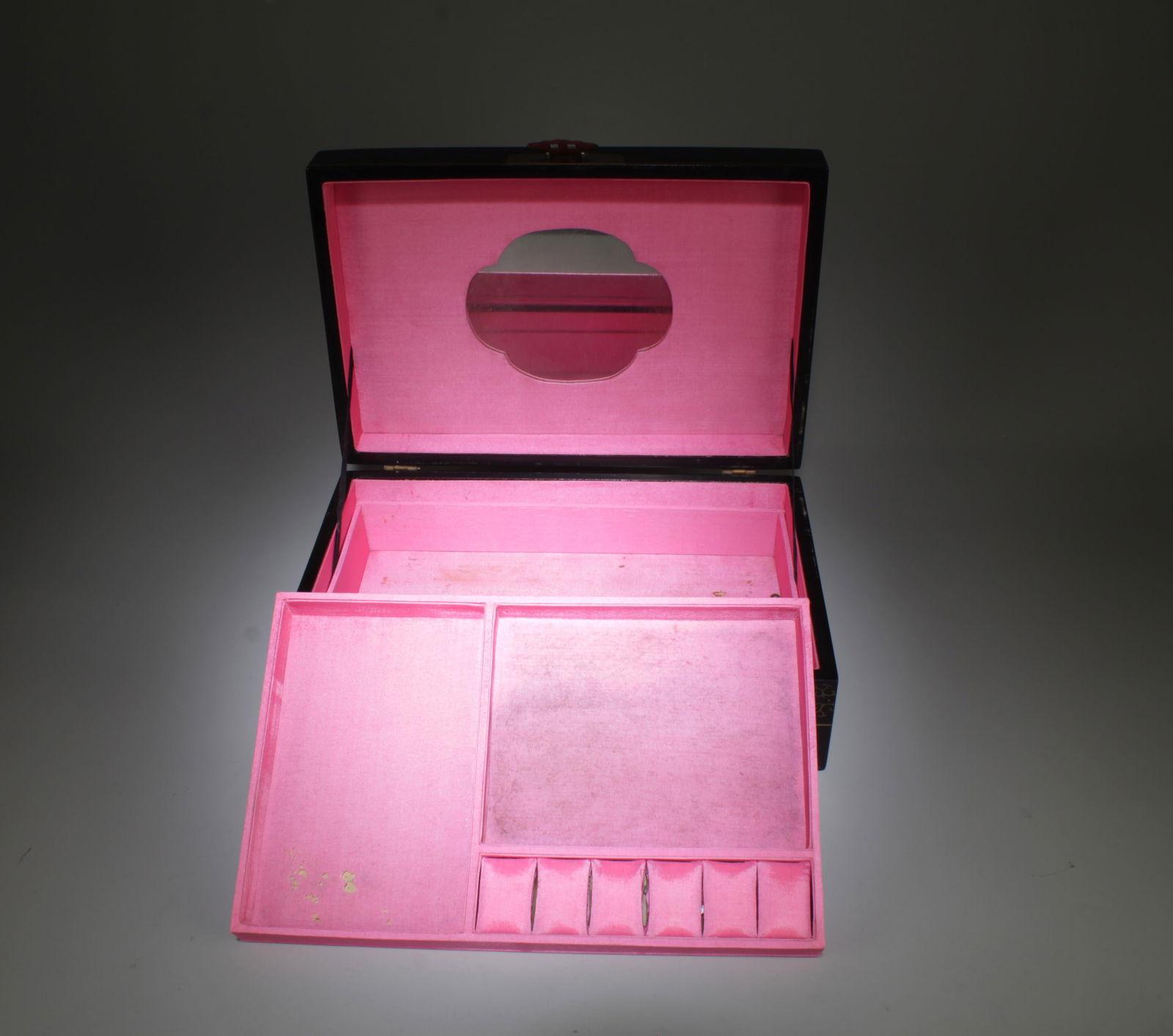 A Laquer Ware Box - 8