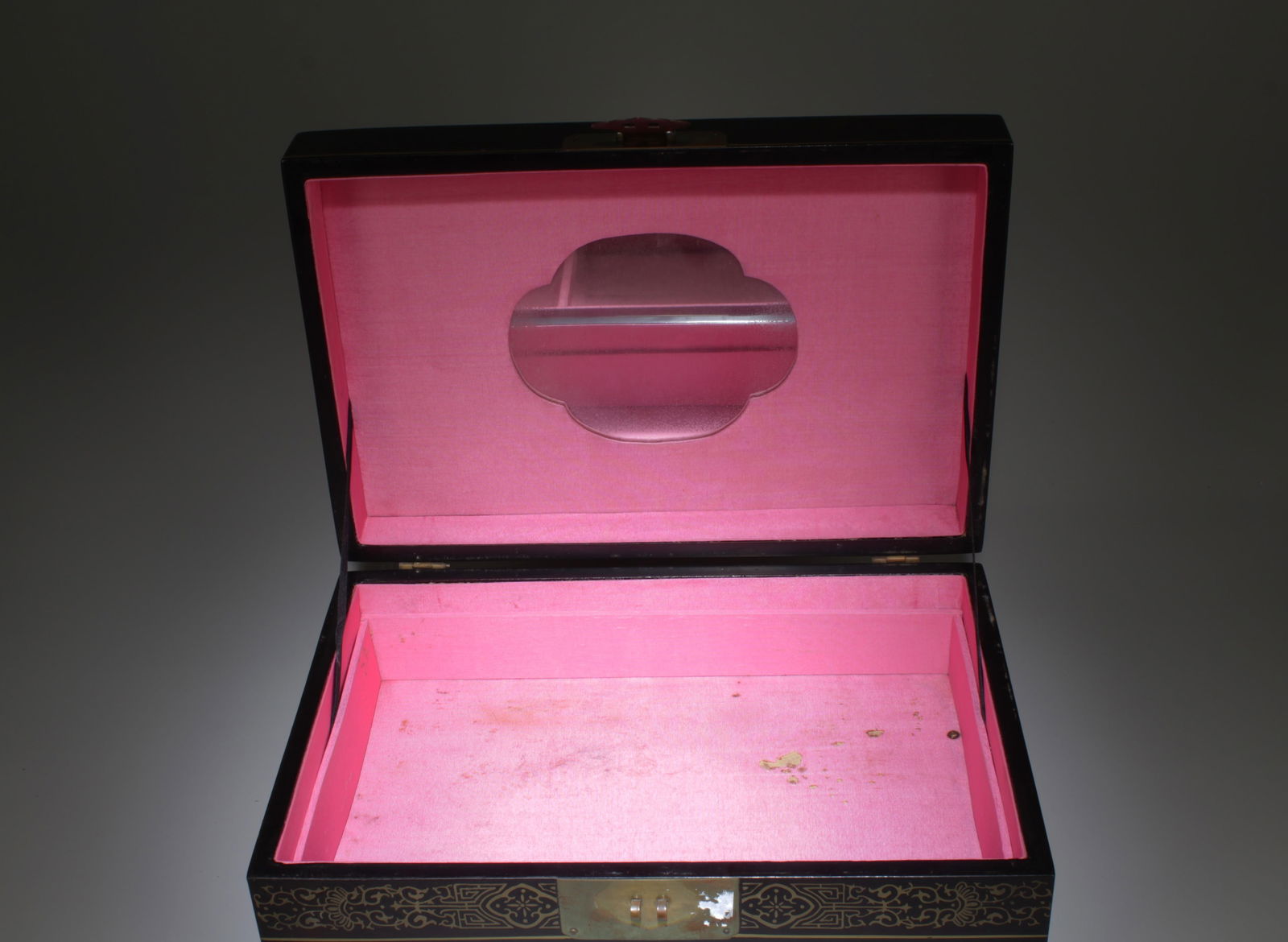 A Laquer Ware Box - 9