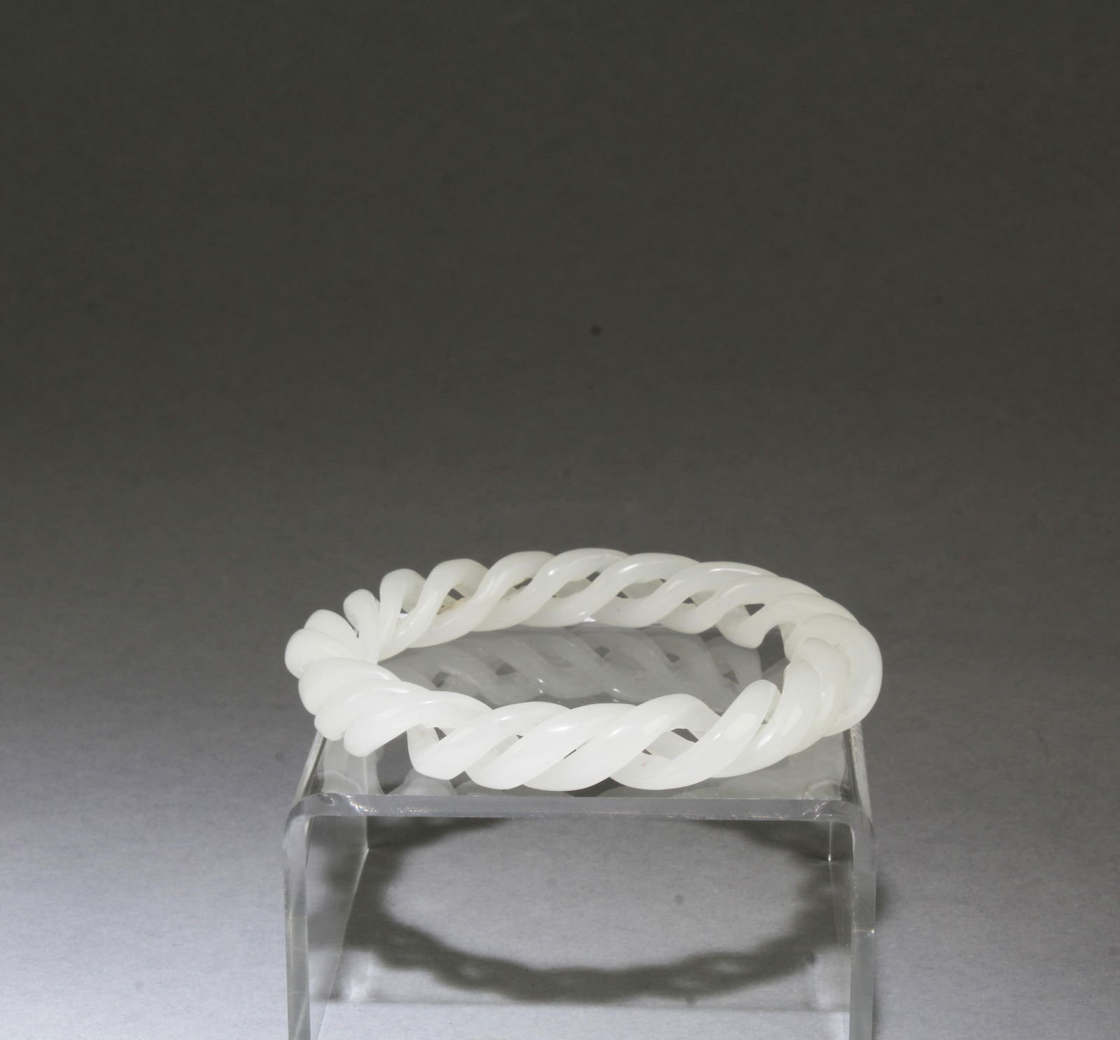 An Unique Swirl Jade Bangle - 3