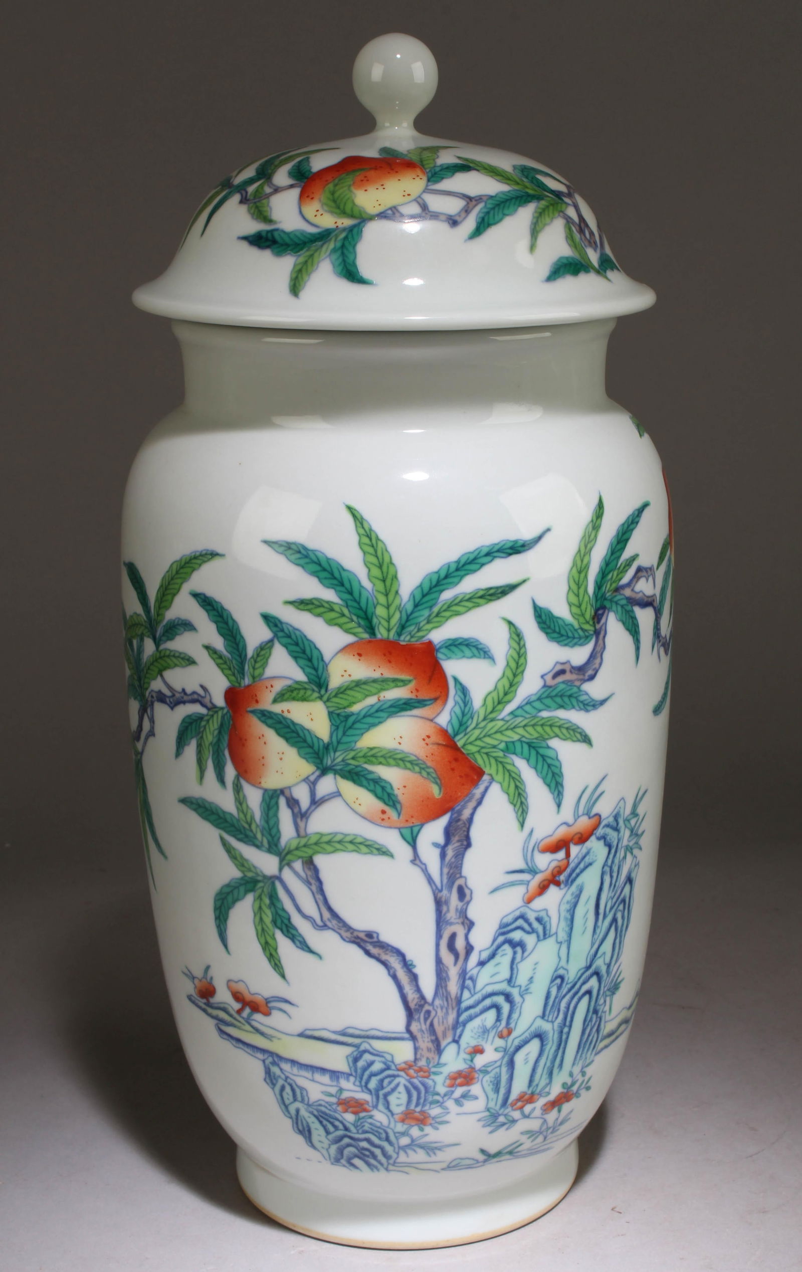 A Chinese DouCai Pot with Lid: A Chinese DouCai Pot with Lid. Dimension: 13.5" x 5.9".