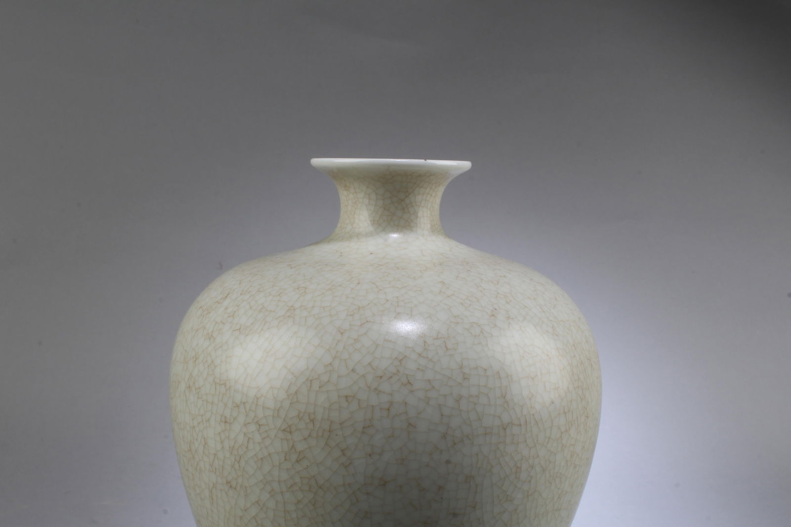 Chinese Crackledware Vase - 3