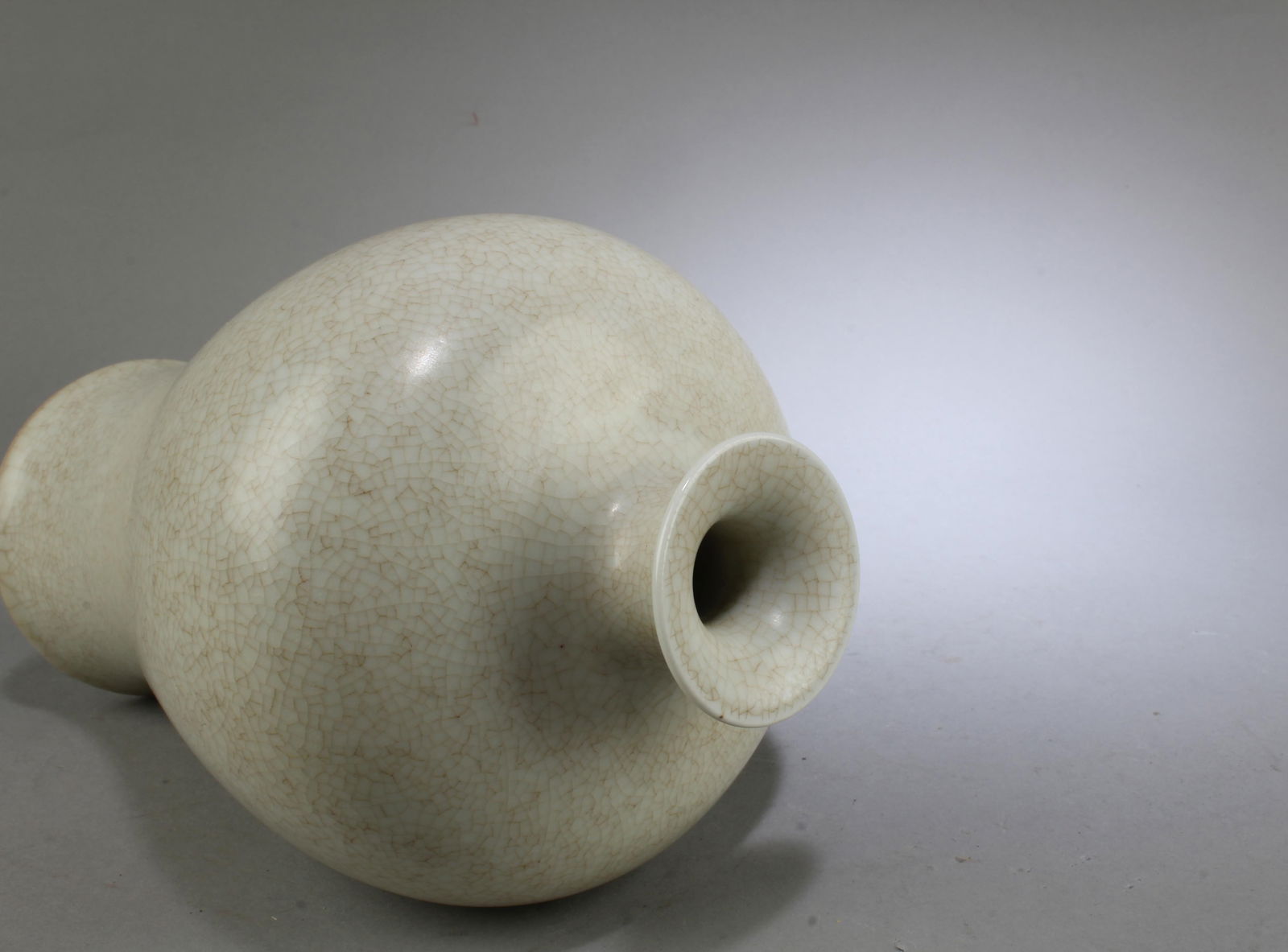 Chinese Crackledware Vase - 4