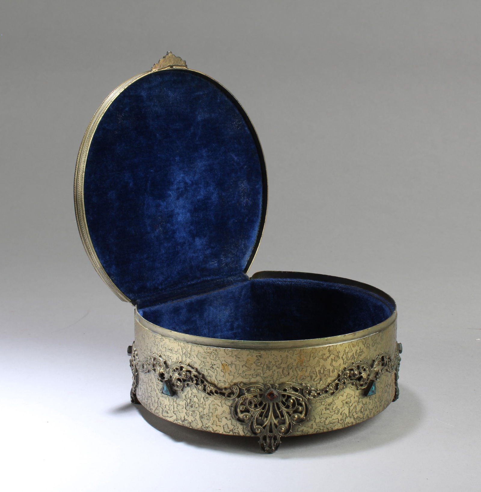 A Bronze Jewelry Box: A Bronze Jewelry Box. Length: 5.5"