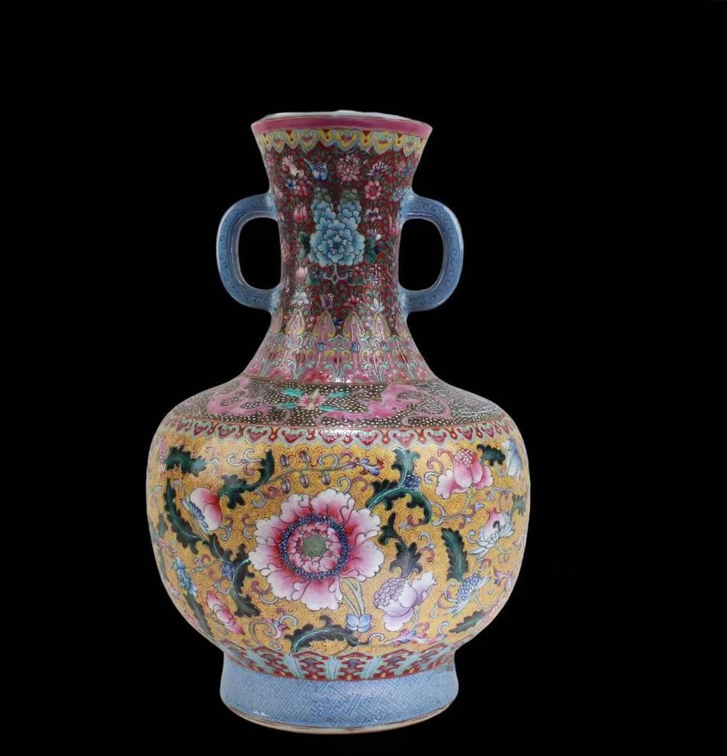 Chinese Porcelain Vase (1 of 12)