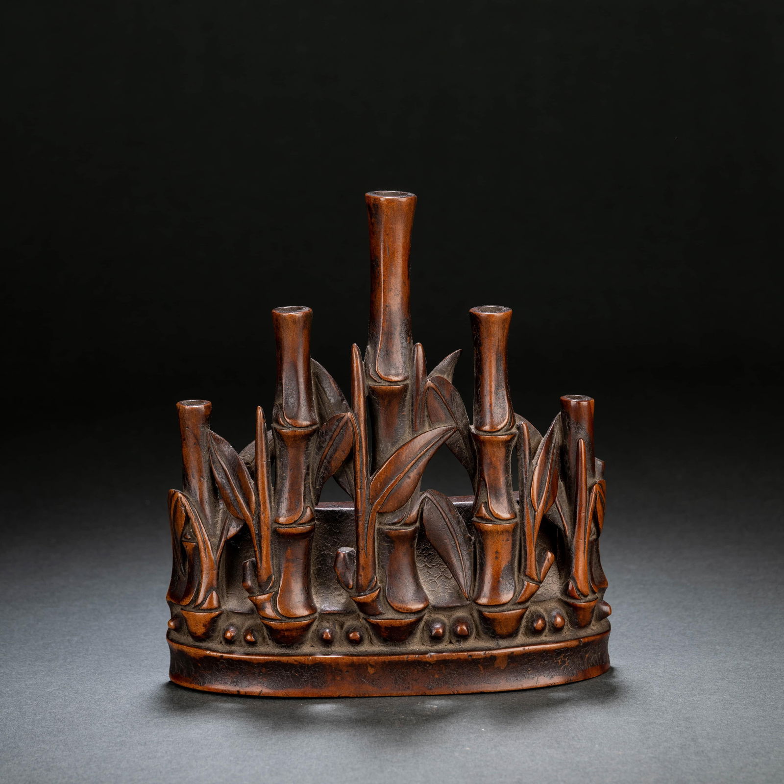 Boxwood Bamboo Shaped Brush Rack: Boxwood Bamboo Shaped Brush Rack. Length:5.12" Width:1.57" Height:5.91"