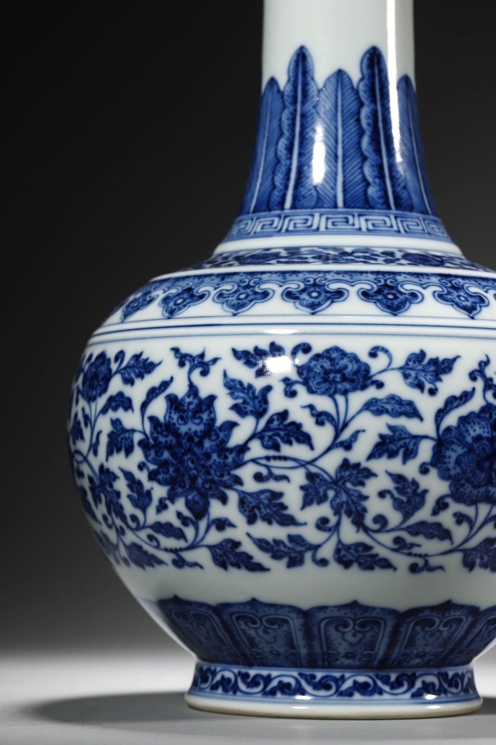 Blue and White Interlocking Lotus Vase - 5