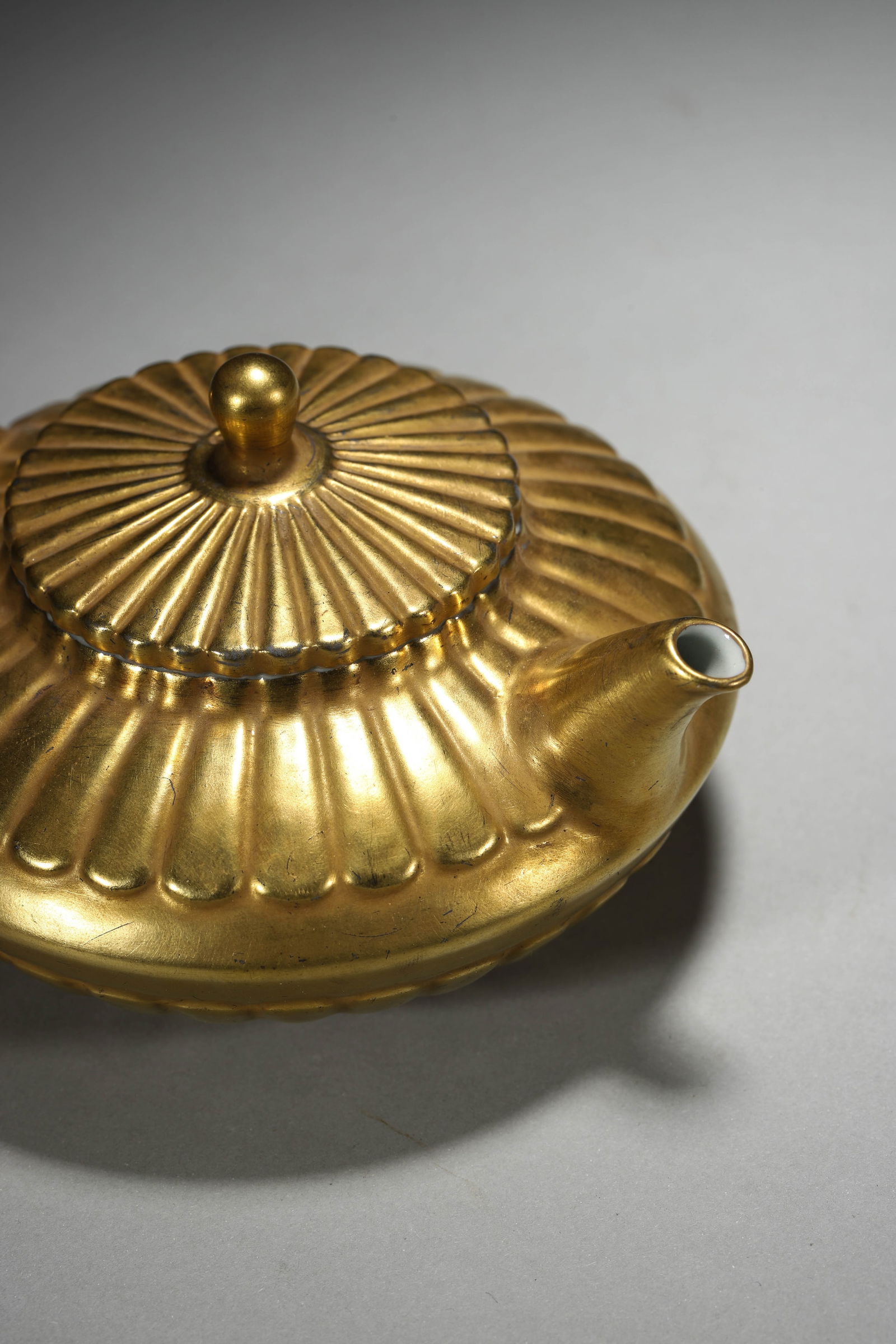 Gold-Glazed Teapot - 4