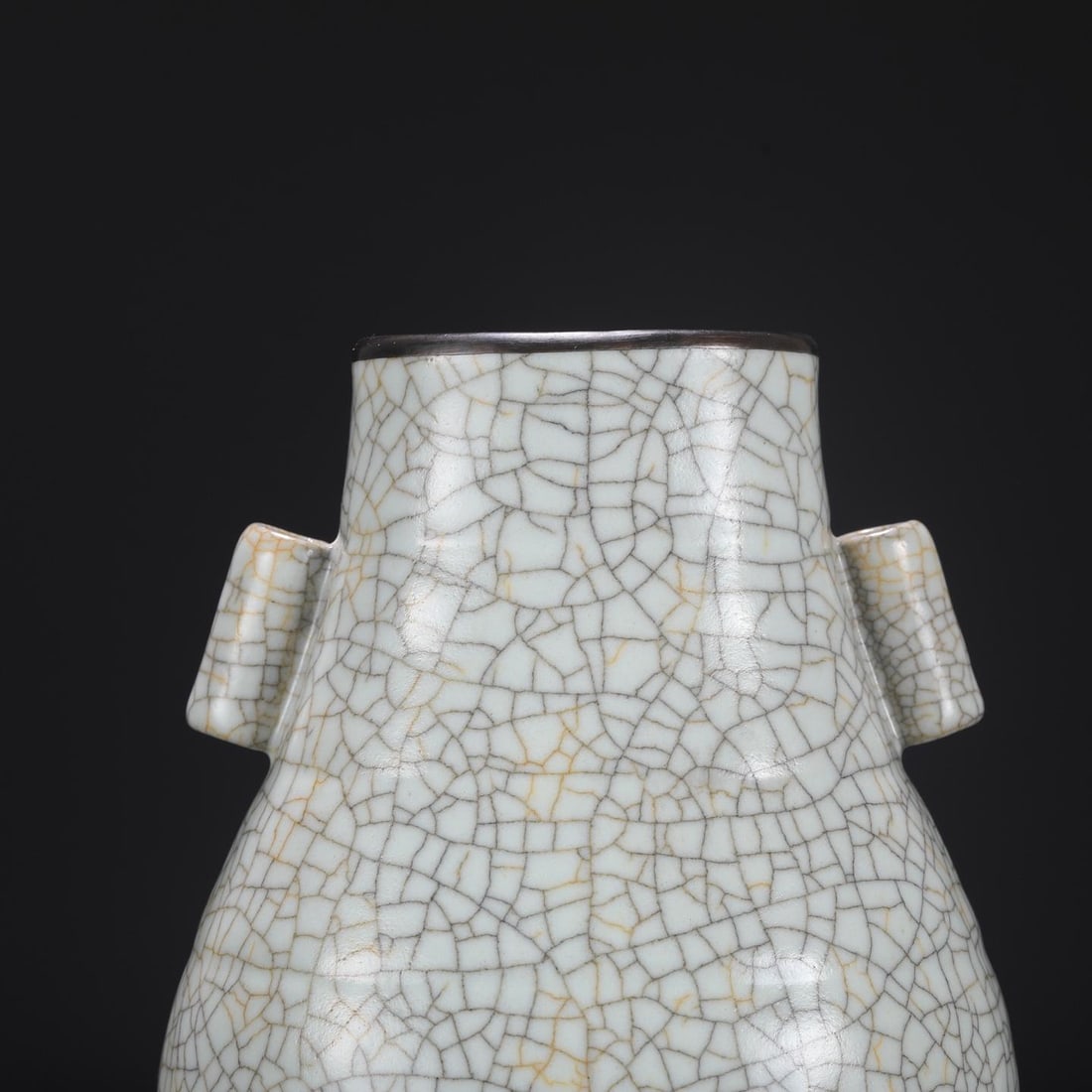 A Ge Ware Celadon Glazed Ribbed Handled Vase - 4