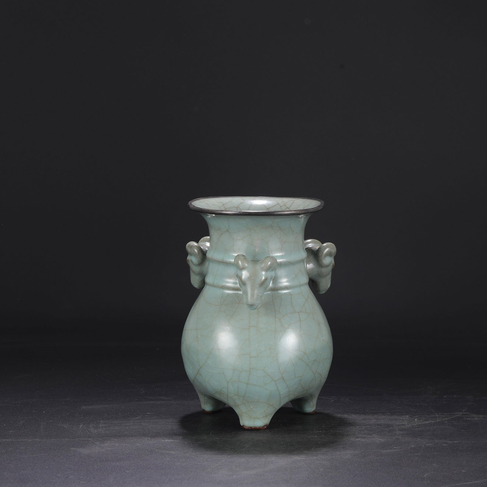 A Guan Ware Celadon Glazed Vase - 2