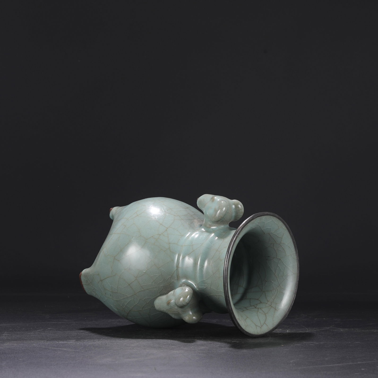 A Guan Ware Celadon Glazed Vase - 6