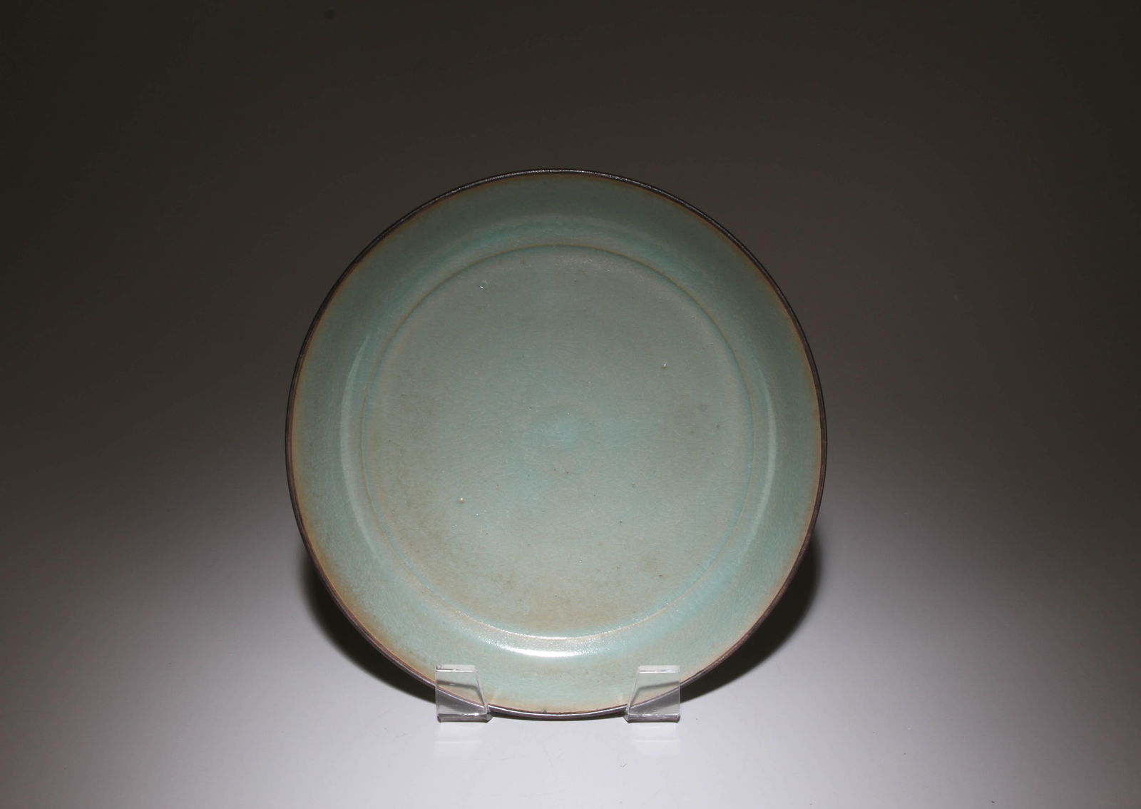 A Ruyao Ink Washer: A Ruyao Ink Washer. Dimensions: 8" x 1.5".