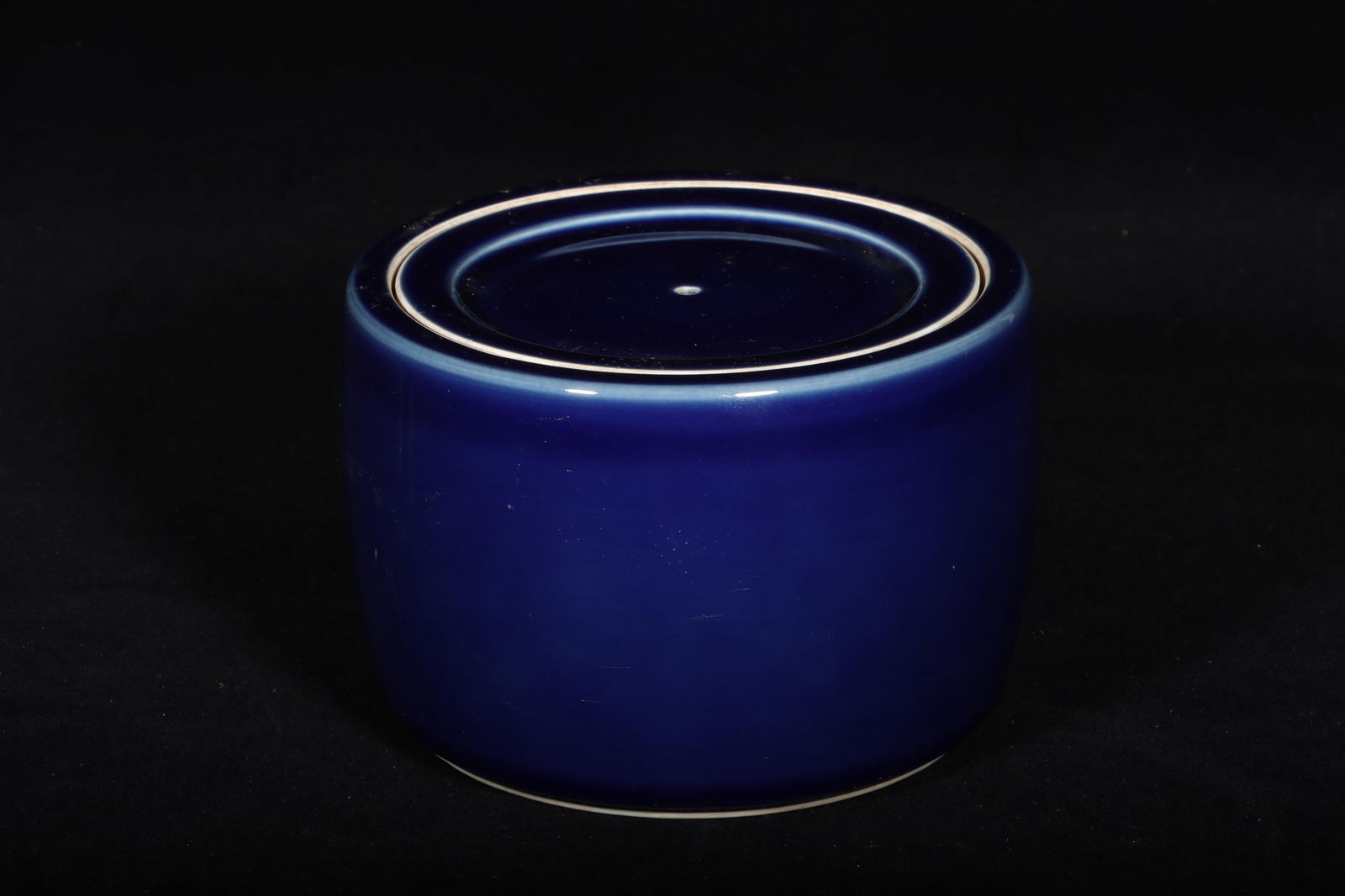 A Blue Glazed Cricket Jar - 2