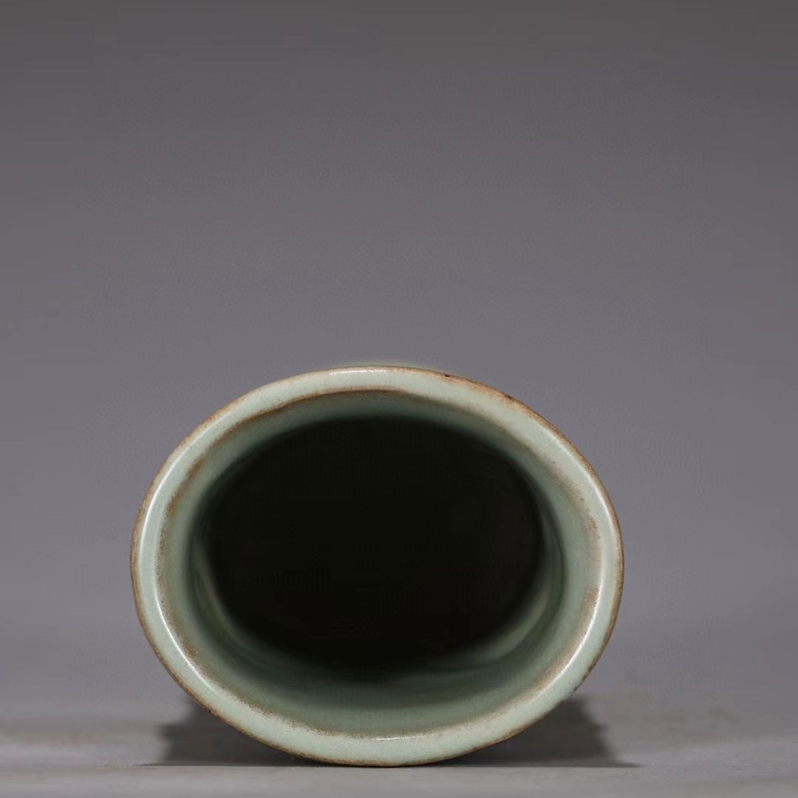 A Green Glazed Vase - 9