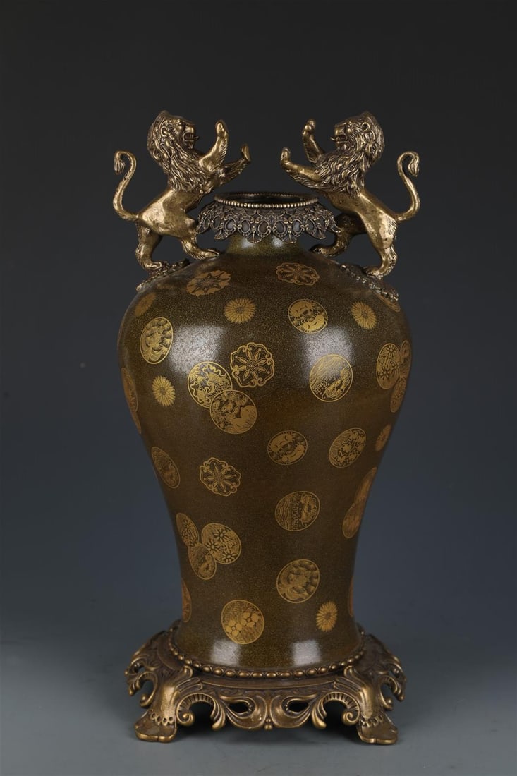 Chinese Porcelain Vase - 7