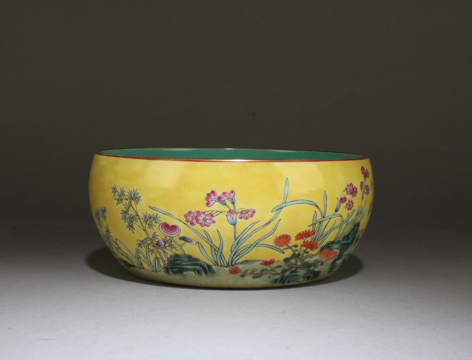 Chinese Famille Jaune Ink Washer: Chinese Famille Jaune Ink Washer. 'YongZheng' mark. Diameter: 6.75" Height: 3".