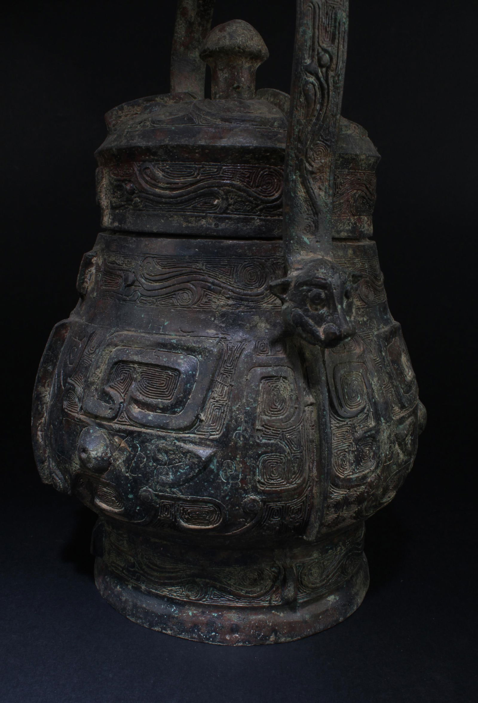 A Bronze Archaic Container - 3