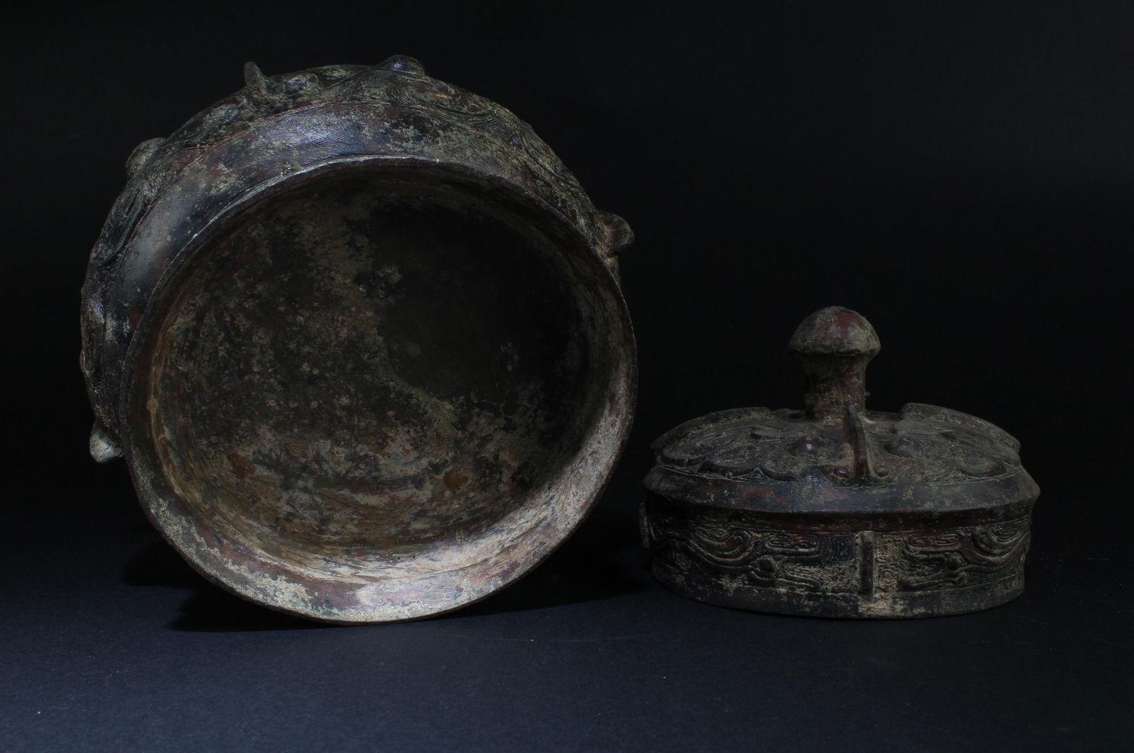 A Bronze Archaic Container - 7