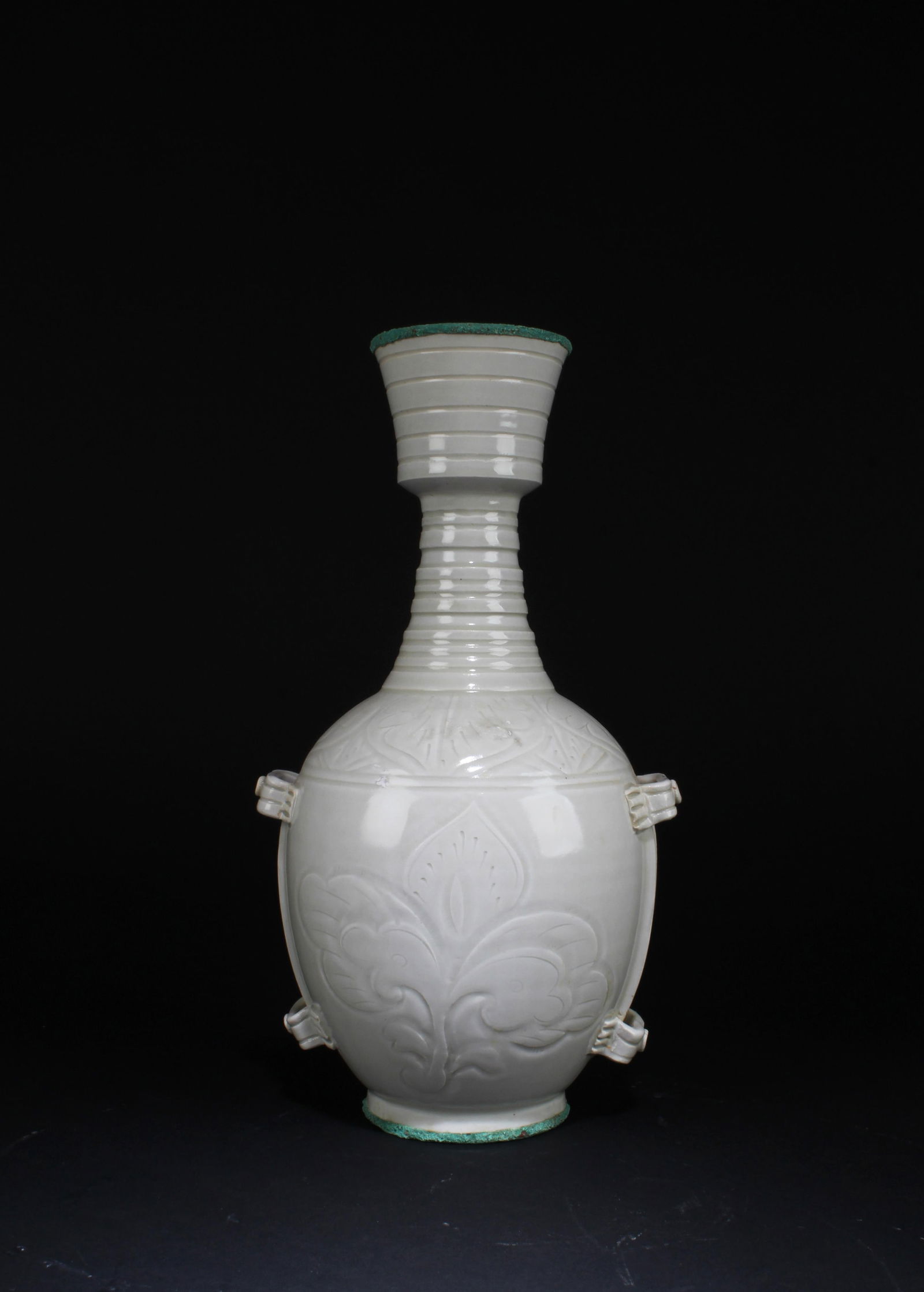 Chinese Porcelain Vase (1 of 7)