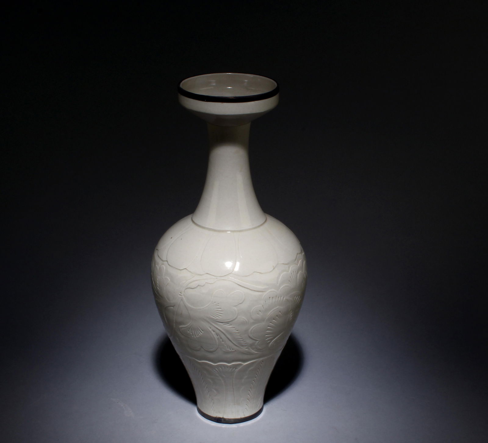 A Dingyao Vase - 2