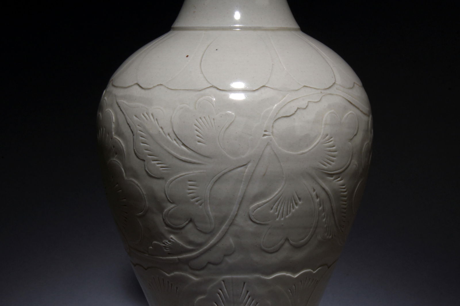 A Dingyao Vase - 4