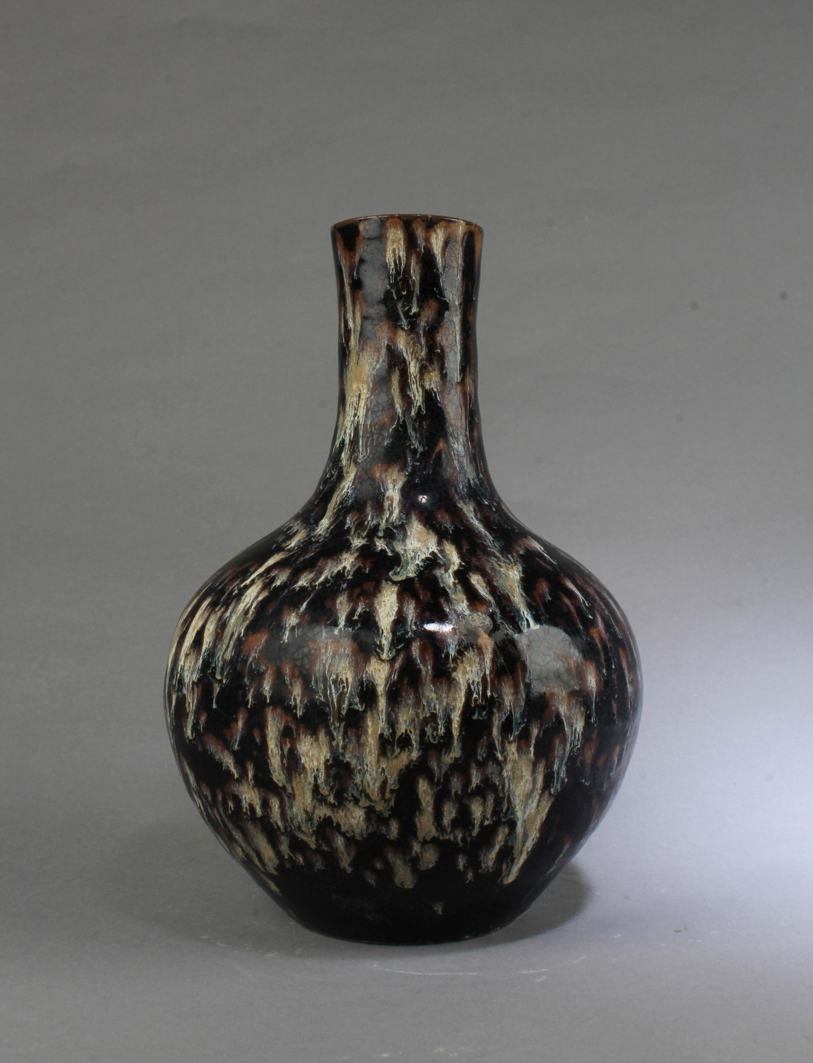 Chinese Porcelain Vase (1 of 5)