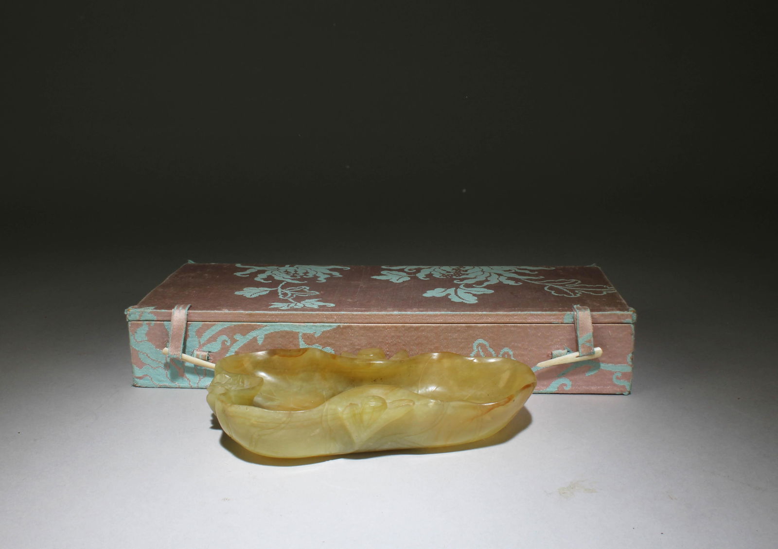 A Jade Ink Washer: A Jade Ink Washer. Comes with original box. Dimensions: 6.2" x 4" x 1"