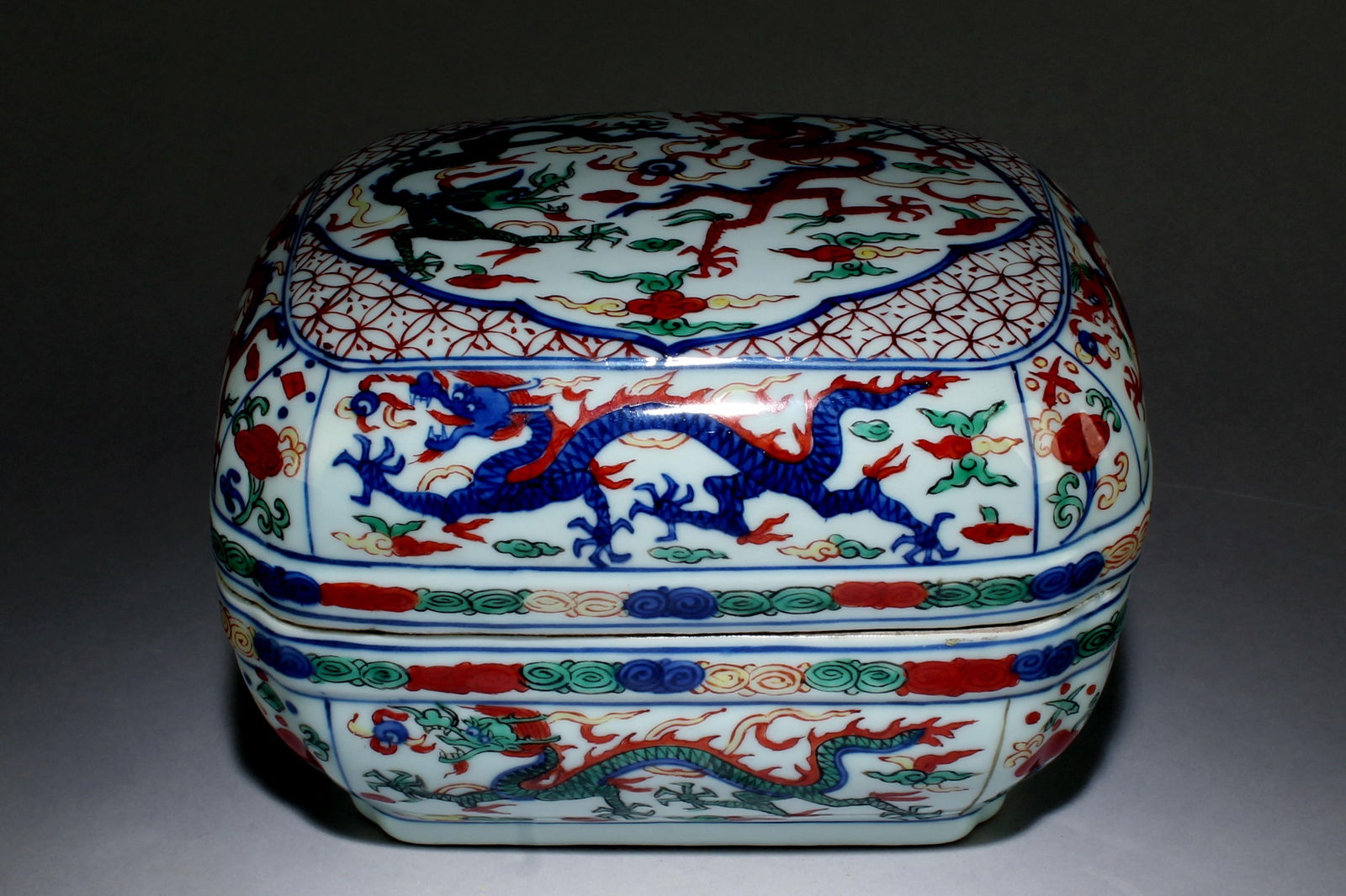 A Wucai Container - 3