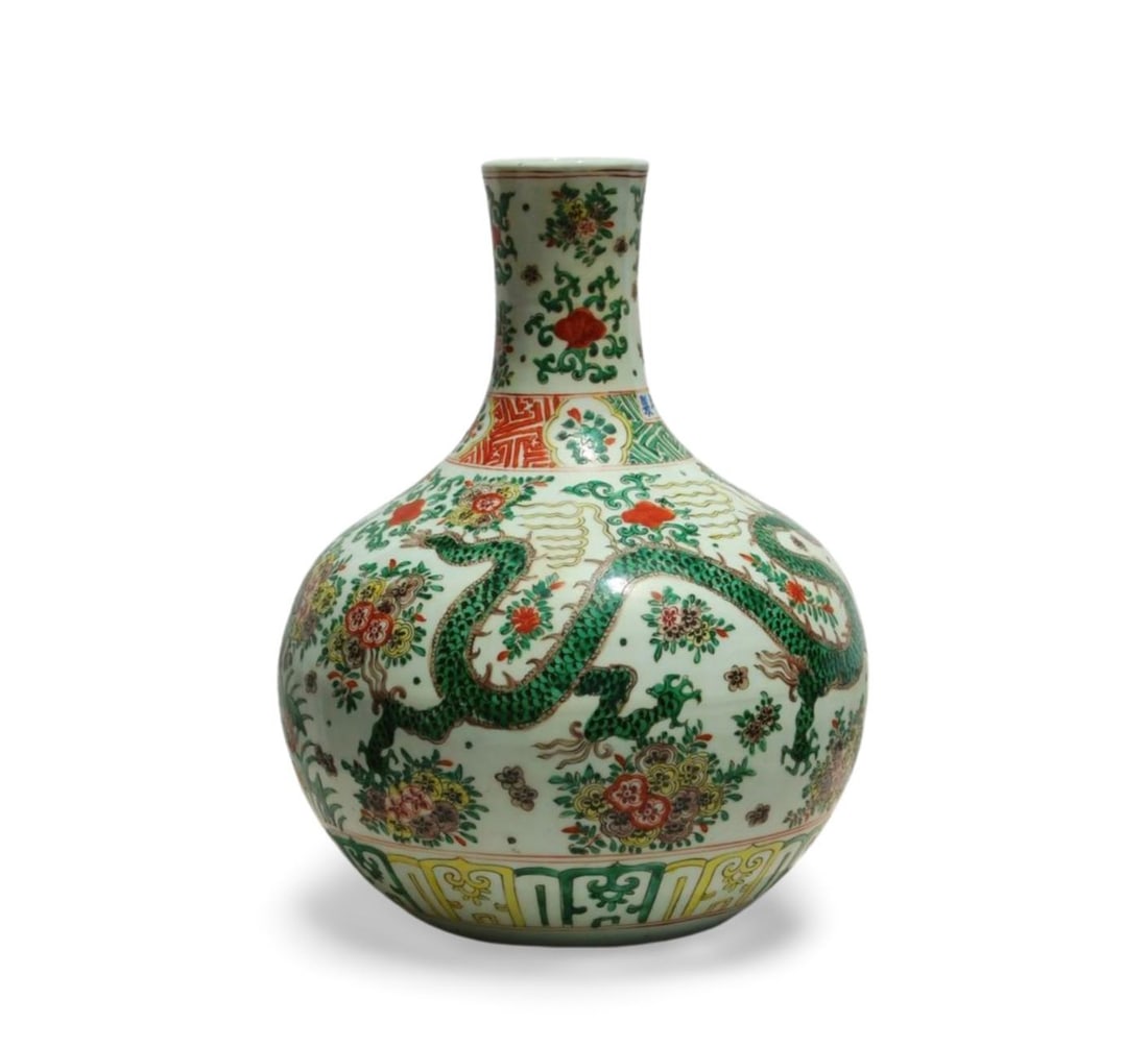 A Doucai Celestial Sphere Vase - 2
