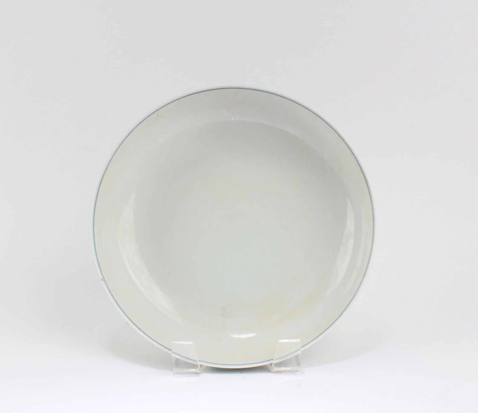 Chinese Porcelain Plate: Chinese Porcelain Plate. 'ChengHua' mark. Diameter: 8"