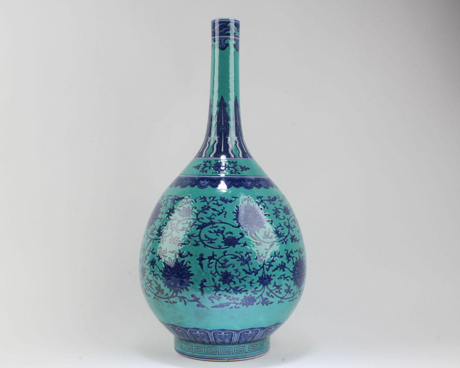 Chinese Porcelain Vase (1 of 8)