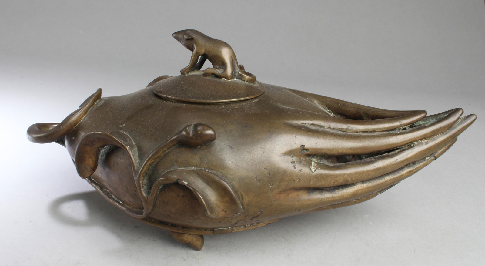 A Bronze Tripod Pot - 2