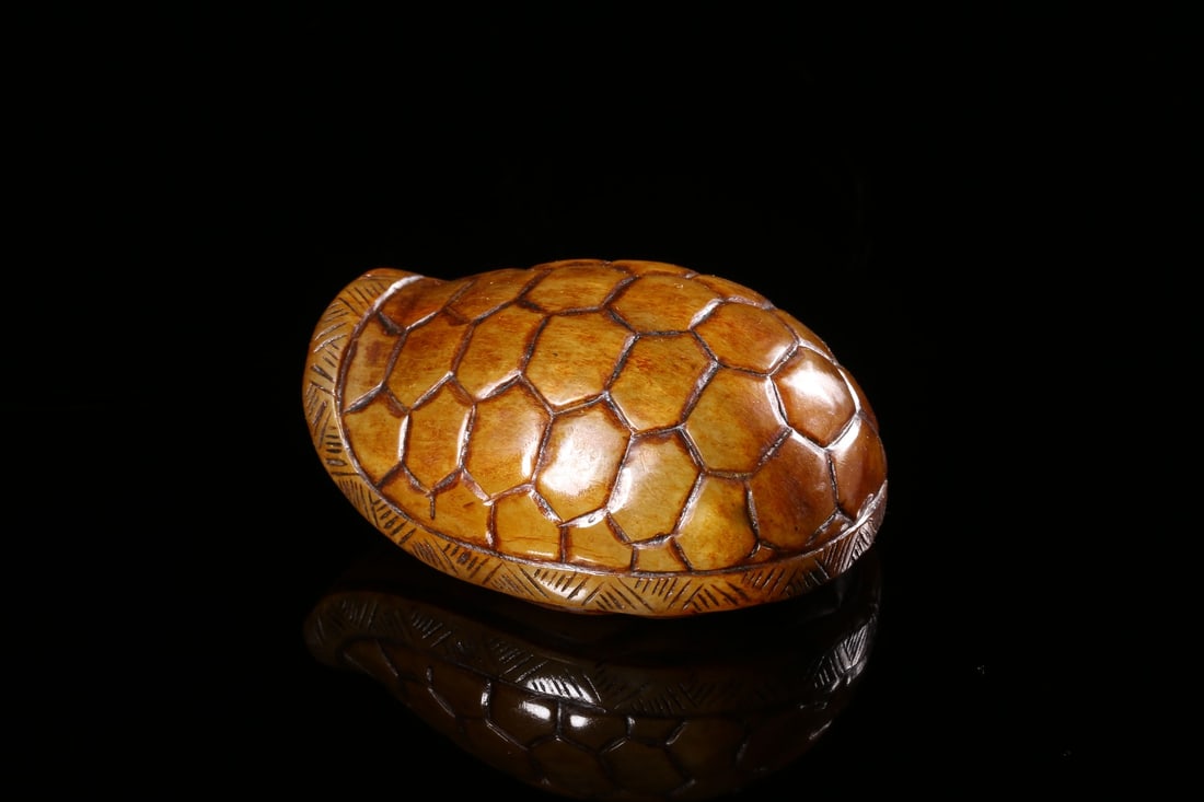 An Archaic Jade Tortoise Shell - 4