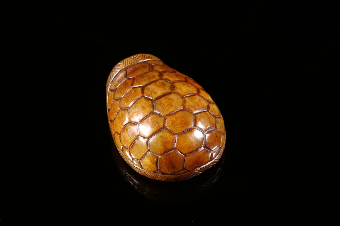 An Archaic Jade Tortoise Shell - 5