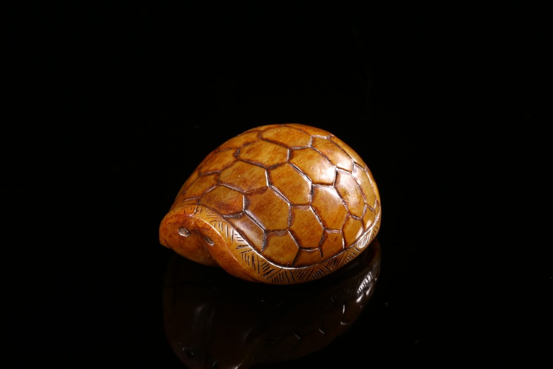 An Archaic Jade Tortoise Shell - 7