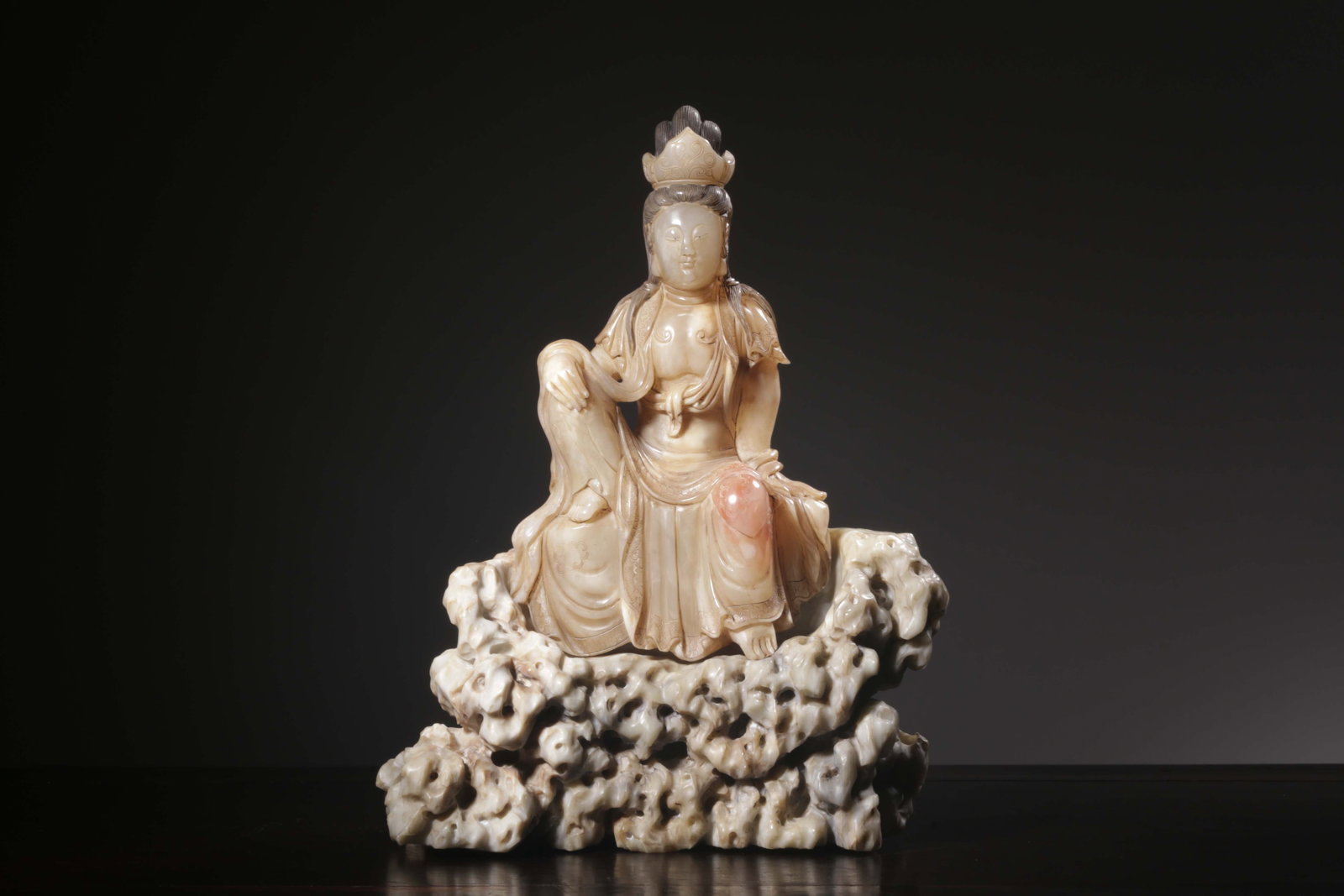 A Shoushan Stone Guanyin Statue: A Shoushan Stone Guanyin Statue. Height: 9.45" Width: 7.09" Thickness: 3.35".