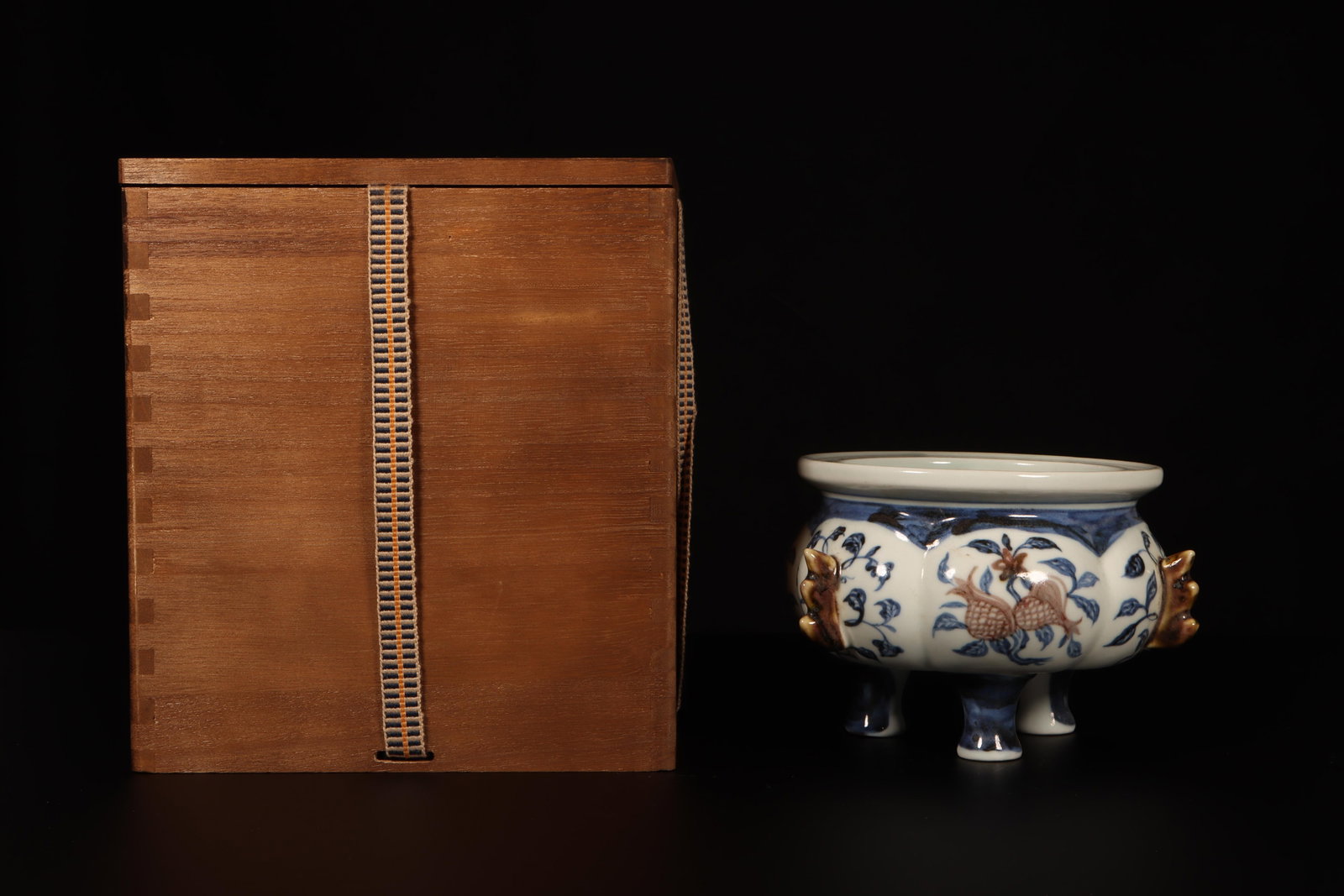 A Blue & White With Alum Red Color Incense Burner: A Blue & White With Alum Red Color Incense Burner. Comes with box. Height: 3.9in Diameter: 5.5in.