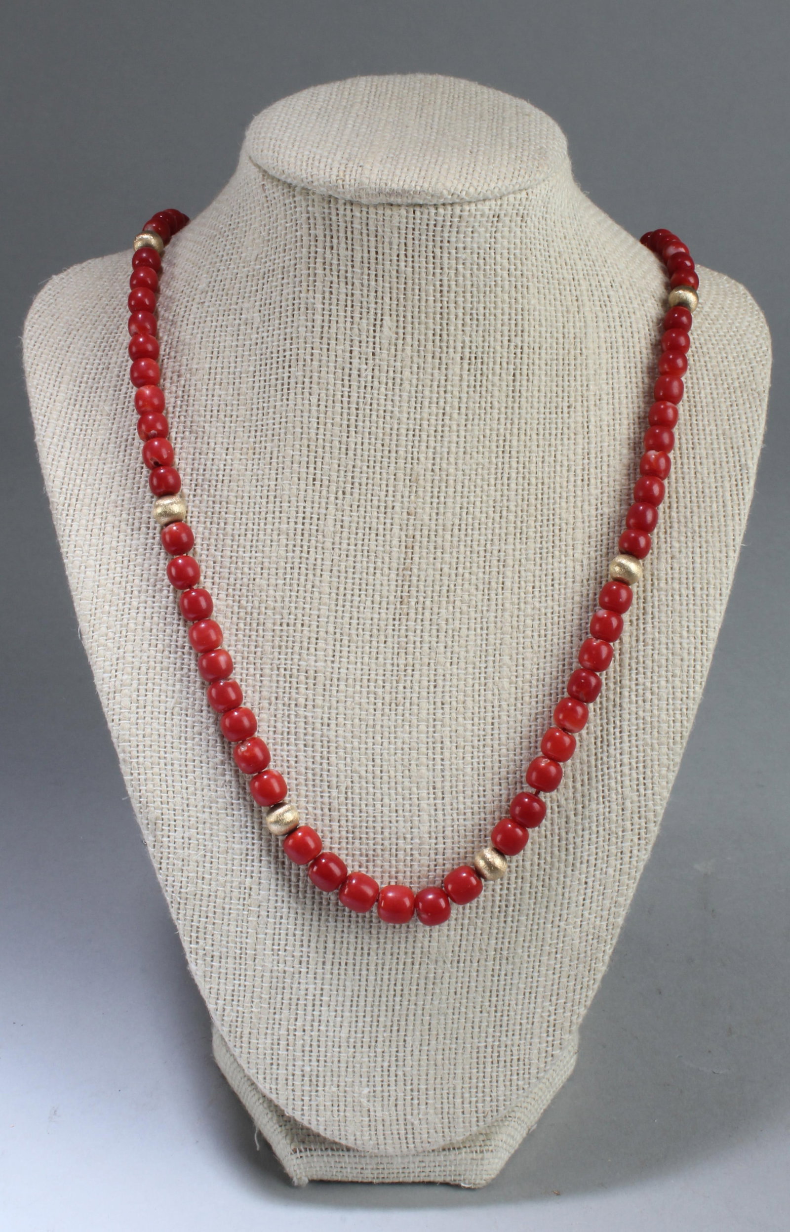 Antique Chinese Red Coral Bead Necklace: Antique Chinese Red Coral Bead Necklace. Length: 24" Weight: 50g
