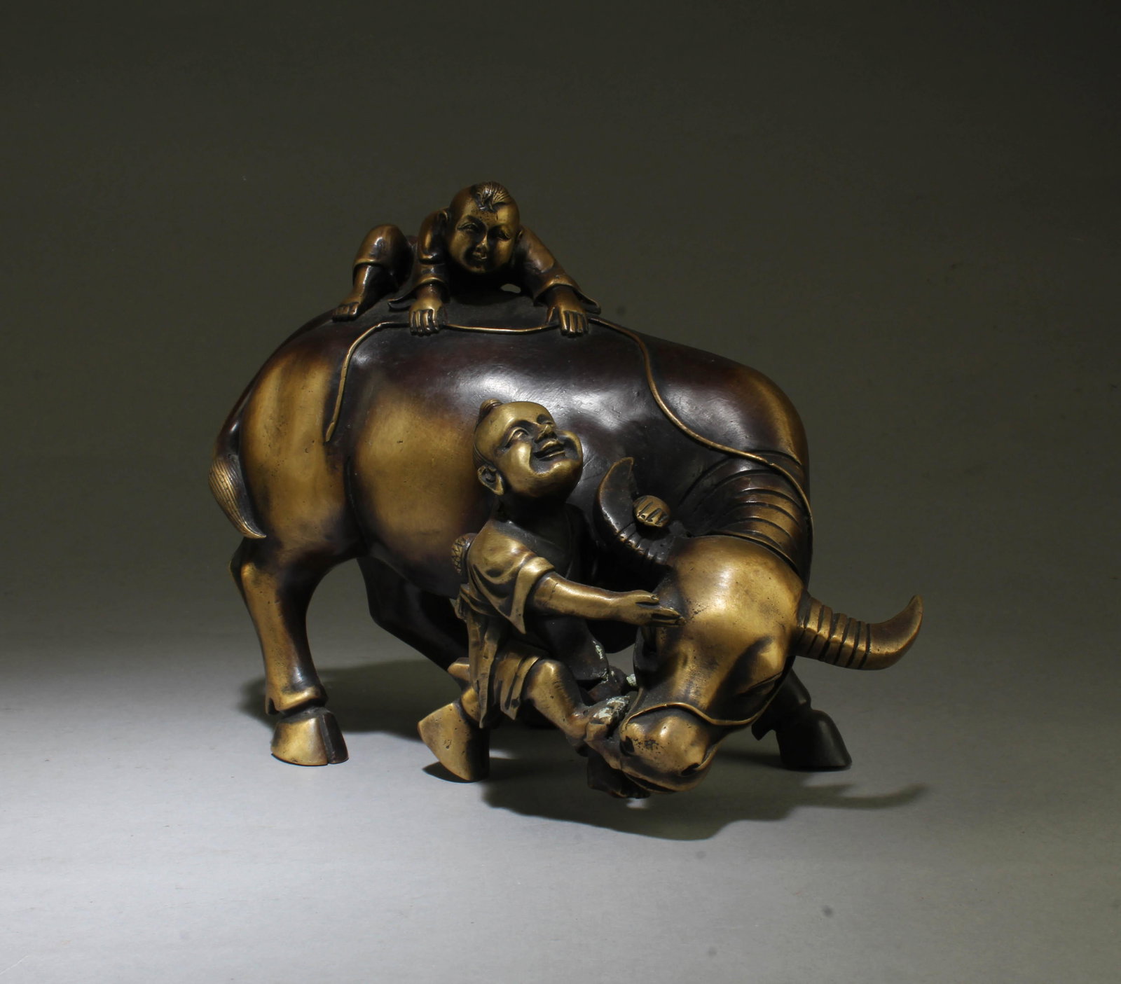 Chinese Bronze Buffalo Statue: Chinese Bronze Buffalo Statue. Length: 10"