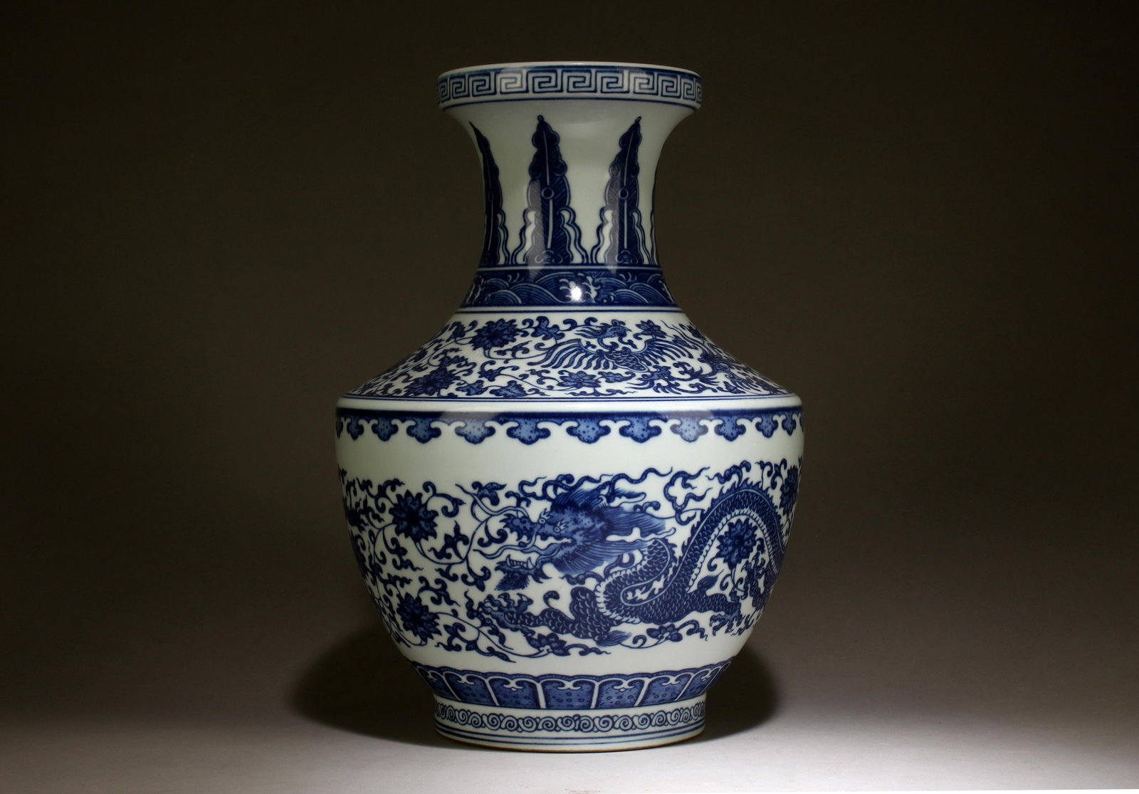 A Chinese Blue and White Vase (1 of 5)