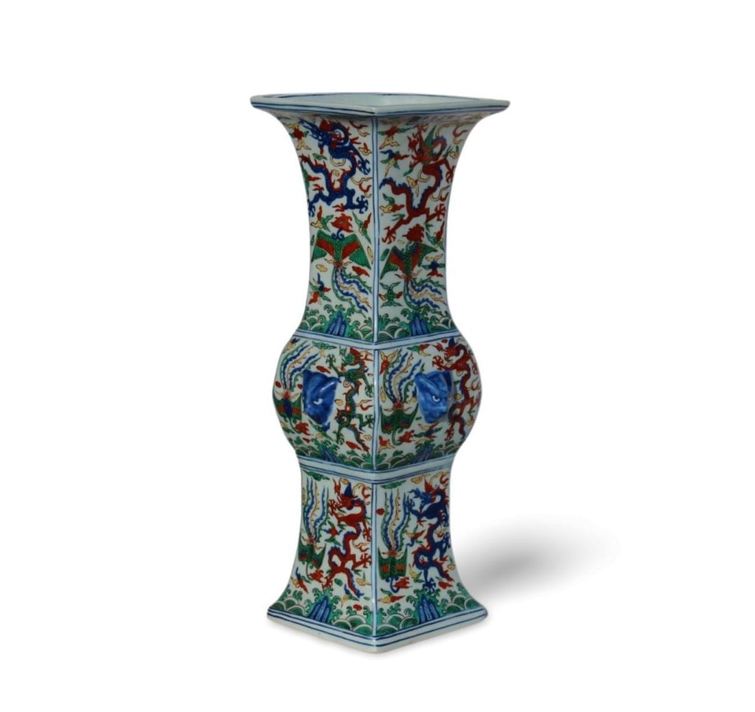 A Wucai Vase (1 of 6)