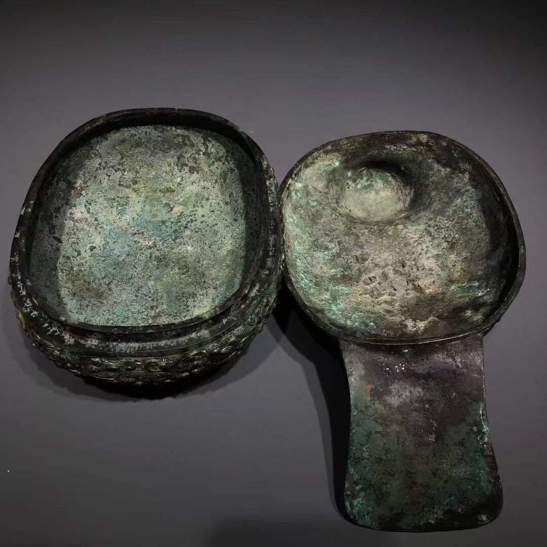 A Bronze Bird-Shaped Box - 8