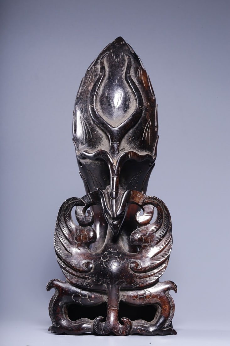 An Archaic Jade Ornament (1 of 9)