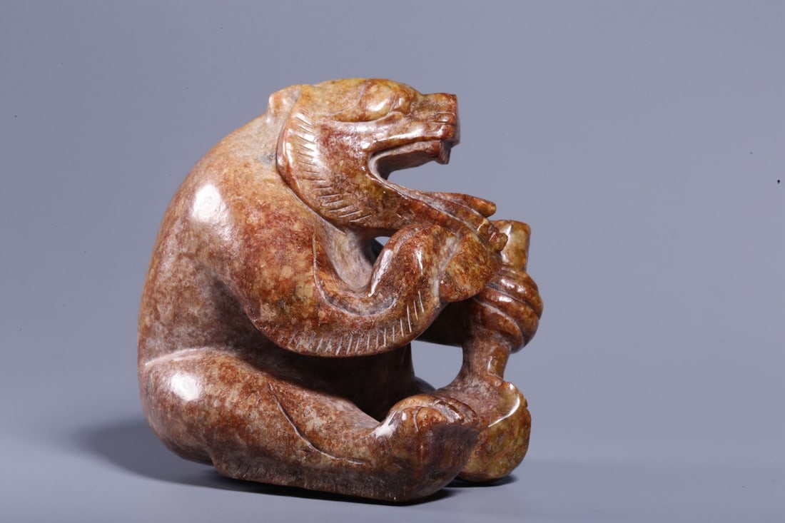 An Archaic Jade Bear Ornament (1 of 8)