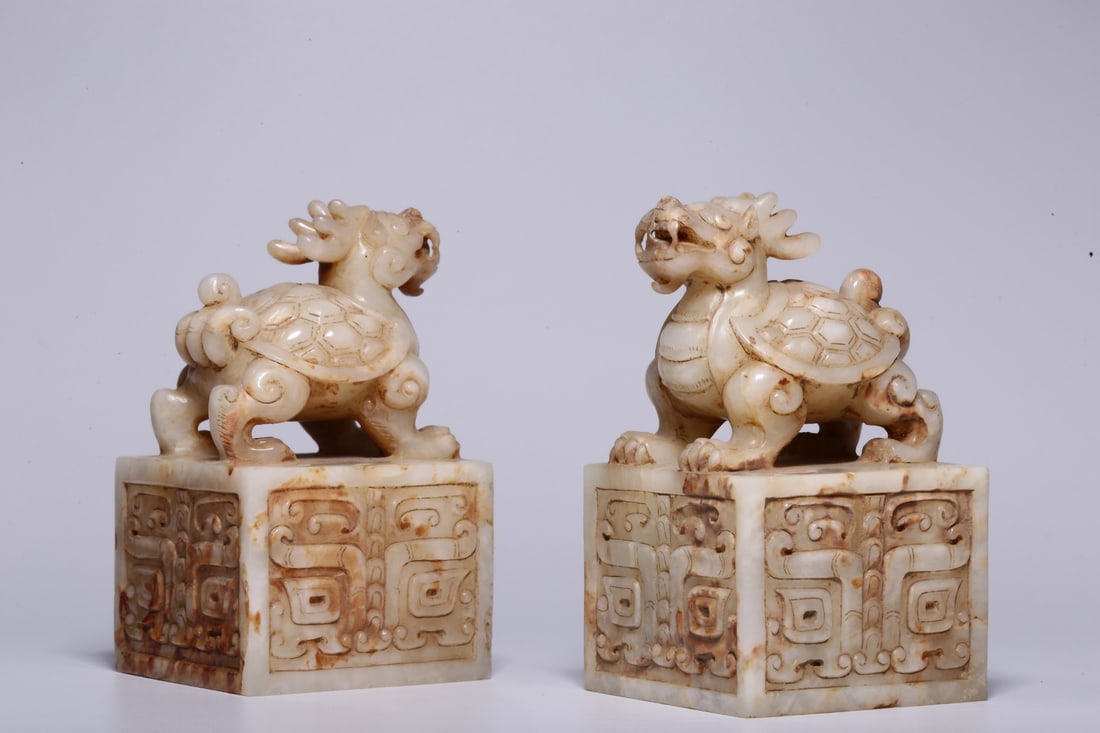 A Pair of Hetian Jade Dragon-Tortoise Seals (1 of 11)