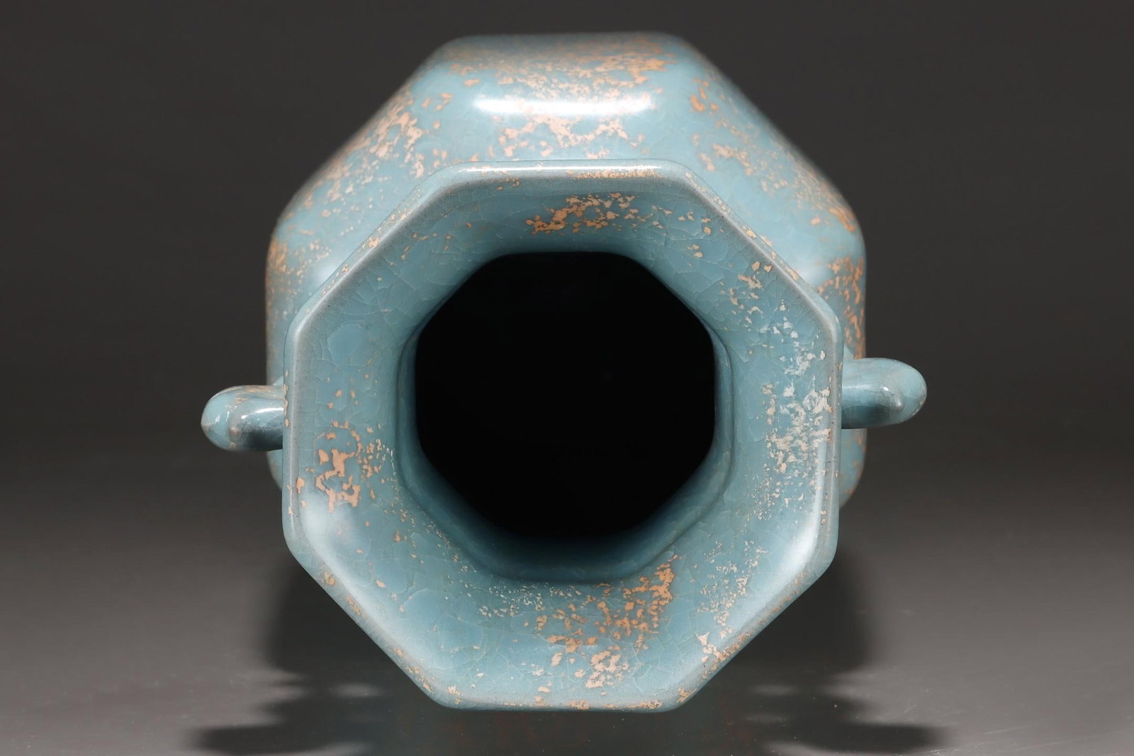 A Ru Ware Sky-Blue Octagonal Vase - 7